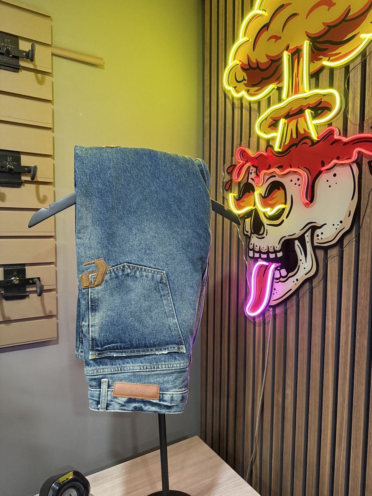 Palm Angels Palm Angels Logo Patch Jeans Size US 35 - 2 Thumbnail