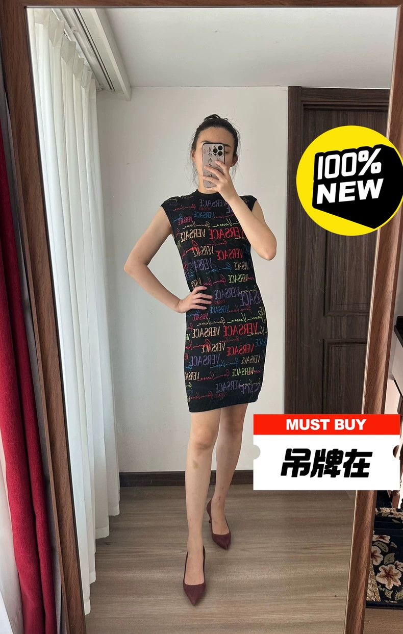 Versace Versace Wool dress knitted with gold thread Size M / US 6-8 / IT 42-44 - 1 Thumbnail