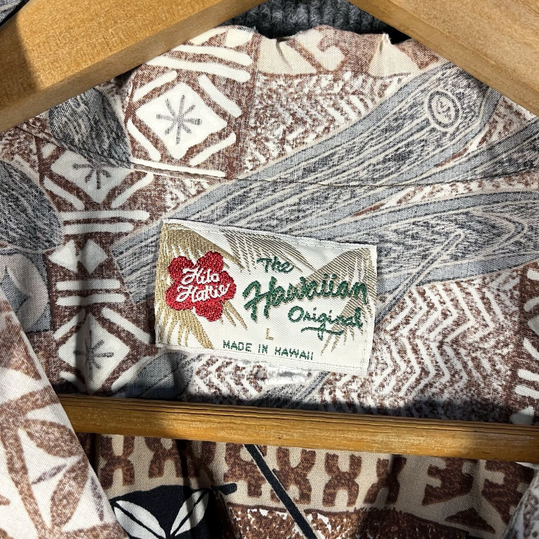 Hilo Hattie VINTAGE Hilo Hattie Hawaiian Shirt Mens L Brown Geometric Pattern Short Sleeve Button-Up Casual Travel Size US L / EU 52-54 / 3 - 4 Thumbnail