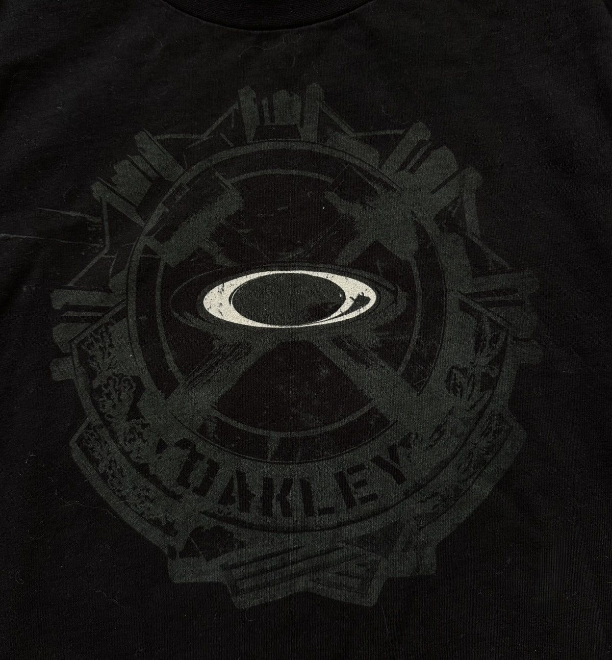 Oakley Oakley 2000s vintage gorpcore style centre logo t-shirt Y2K Size US XL / EU 56 / 4 - 3 Thumbnail