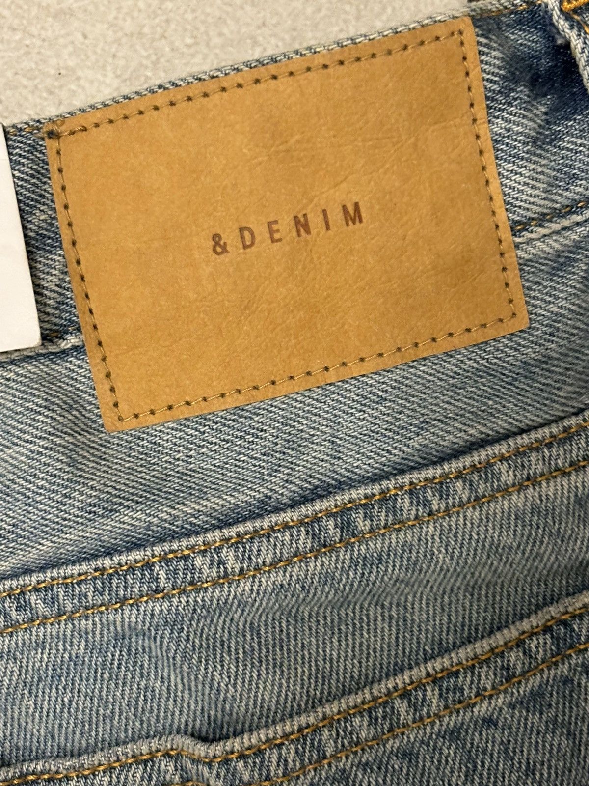 H&M × Vintage Relaxed Tapered Lightwash Jeans Size US 30 / EU 46 - 5 Thumbnail