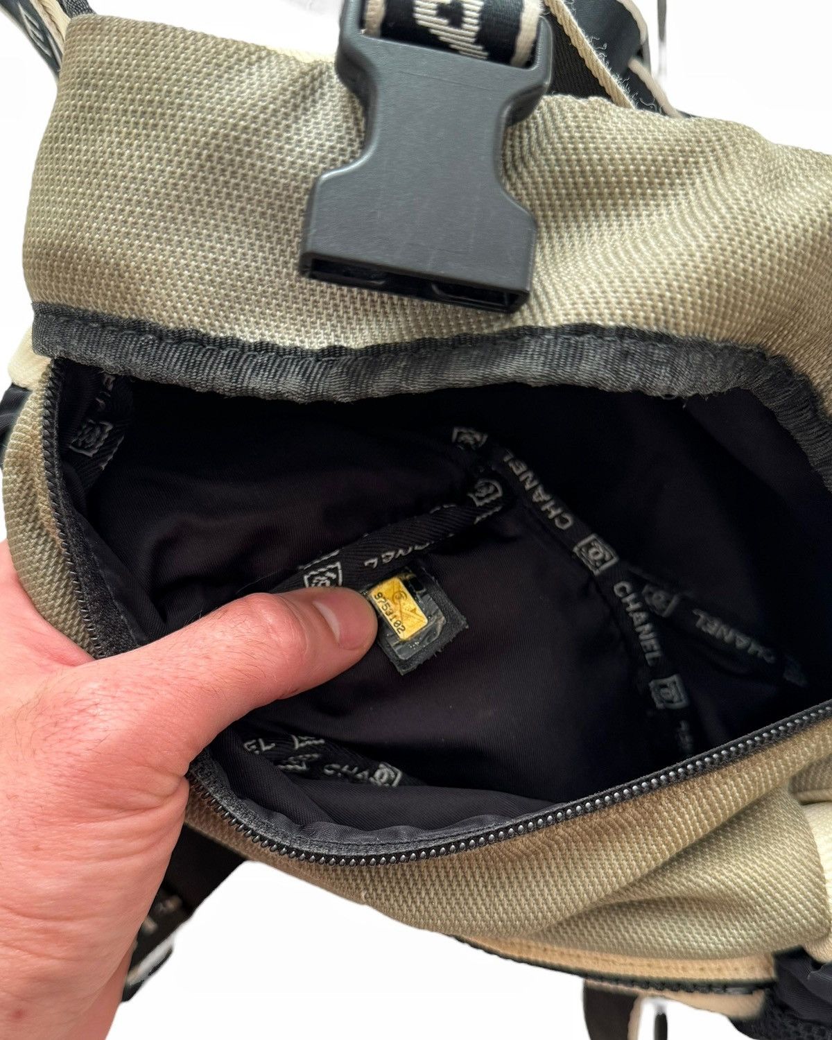 Chanel 2000’s Sport Utility Waist Bag Size ONE SIZE - 9 Thumbnail
