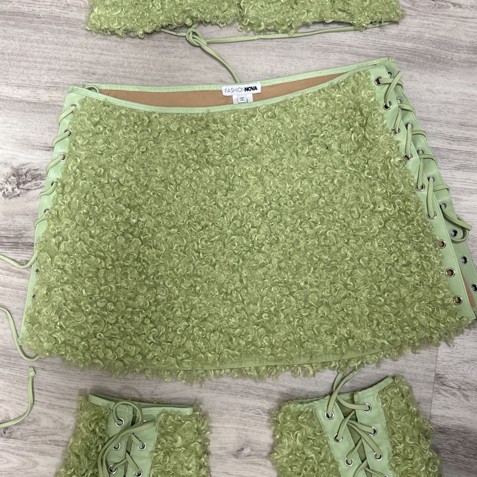 Fashion Nova Fashion Nova Bra Top Skirt Set w Leggings Size XL Green Faux Size XL / US 12-14 / IT 48-50 - 8 Thumbnail