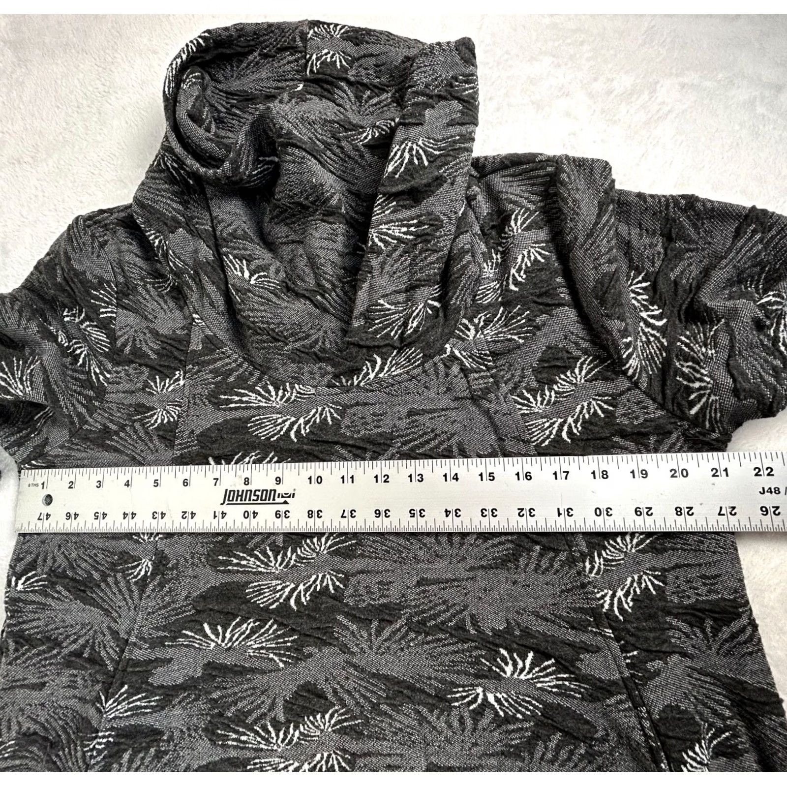 Fossil Komil Fossil Flint Tunic Womens Cowl Neck Top Large Gray White Leaf Long Sleeve Size L / US 10 / IT 46 - 7 Thumbnail