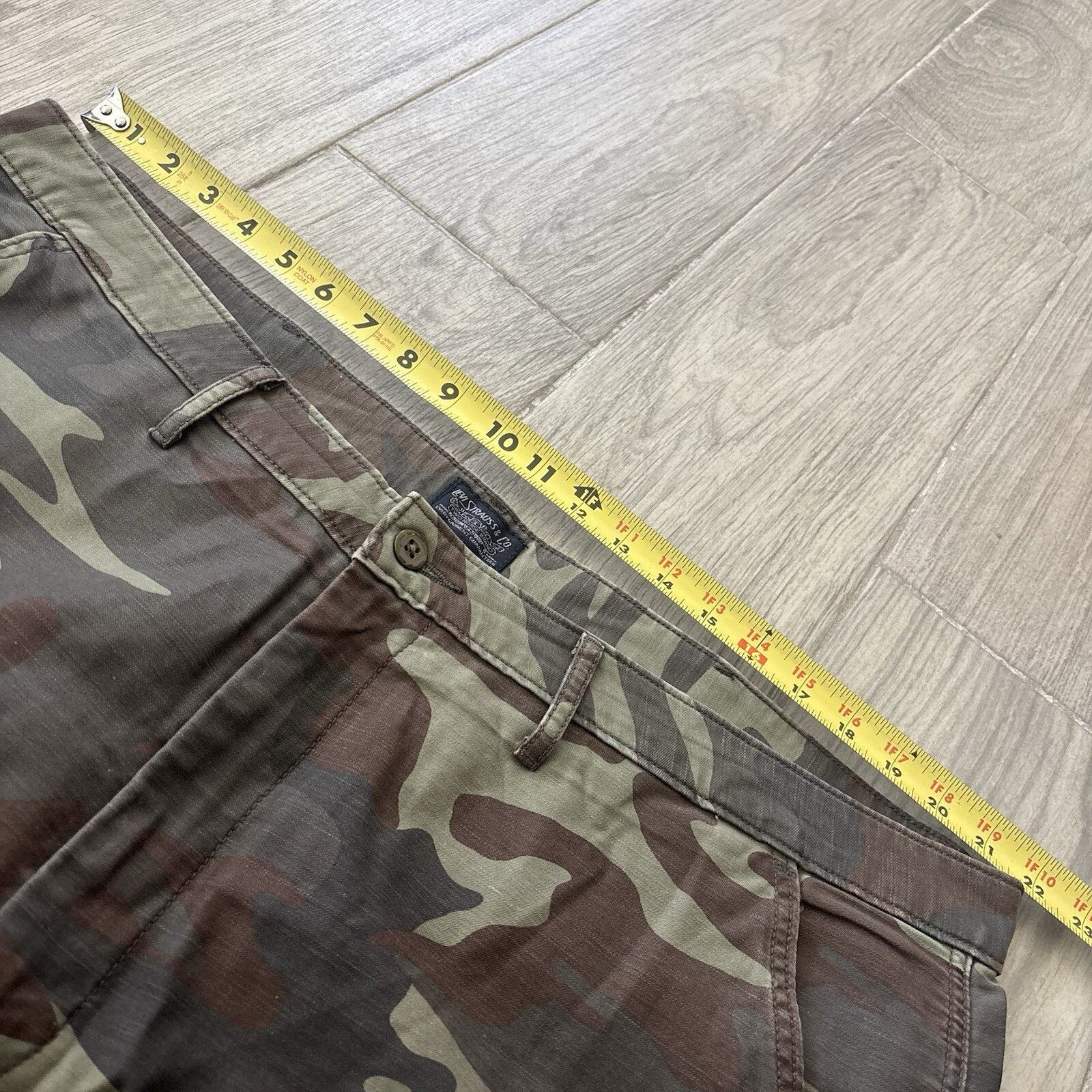 Levi's Levi’s Carrier Cargo Camo 9” Shorts Men’s 42 Dark Phalarope Size US 42 / EU 58 - 10 Thumbnail