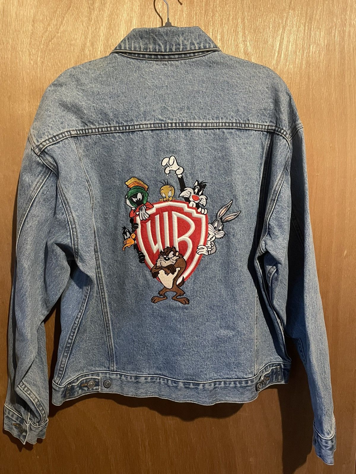 Vintage × Warner Bros Vintage 1998 Warner Bros Studio Denim Jacket Size US L / EU 52-54 / 3 - 1 Thumbnail