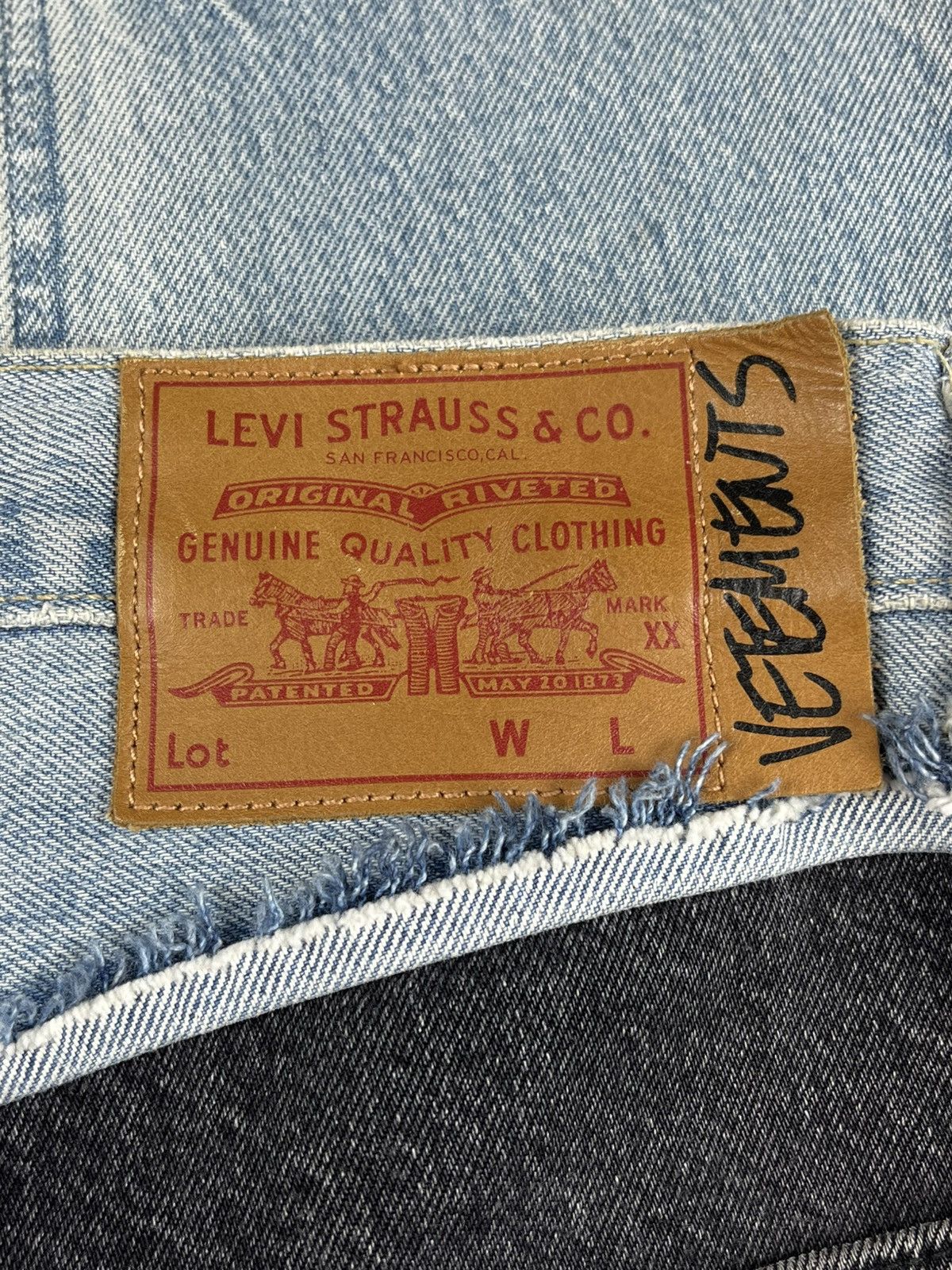 Levi's × Vetements SS19 Vetements Reworked Distressed Levi’s Denim Jeans Size US 28 / EU 44 - 6 Thumbnail