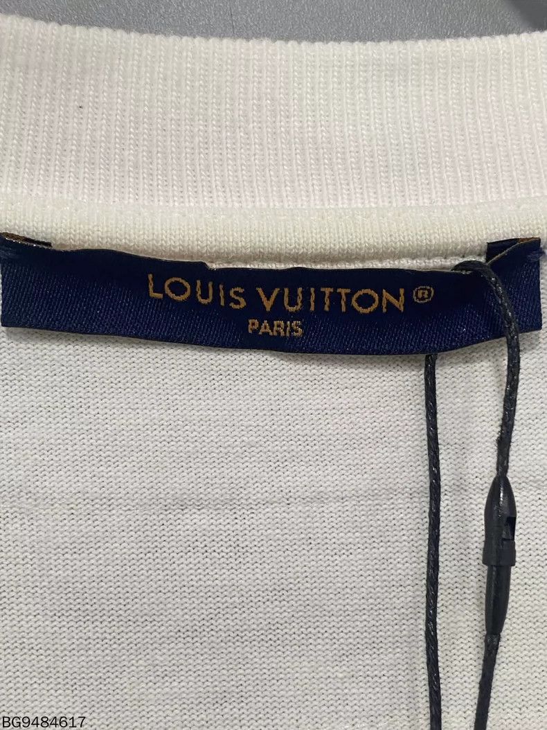 Louis Vuitton Louis Vuitton Pharrell Logo Short Sleeve Tee- Size L / US 10 / IT 46 - 6 Thumbnail