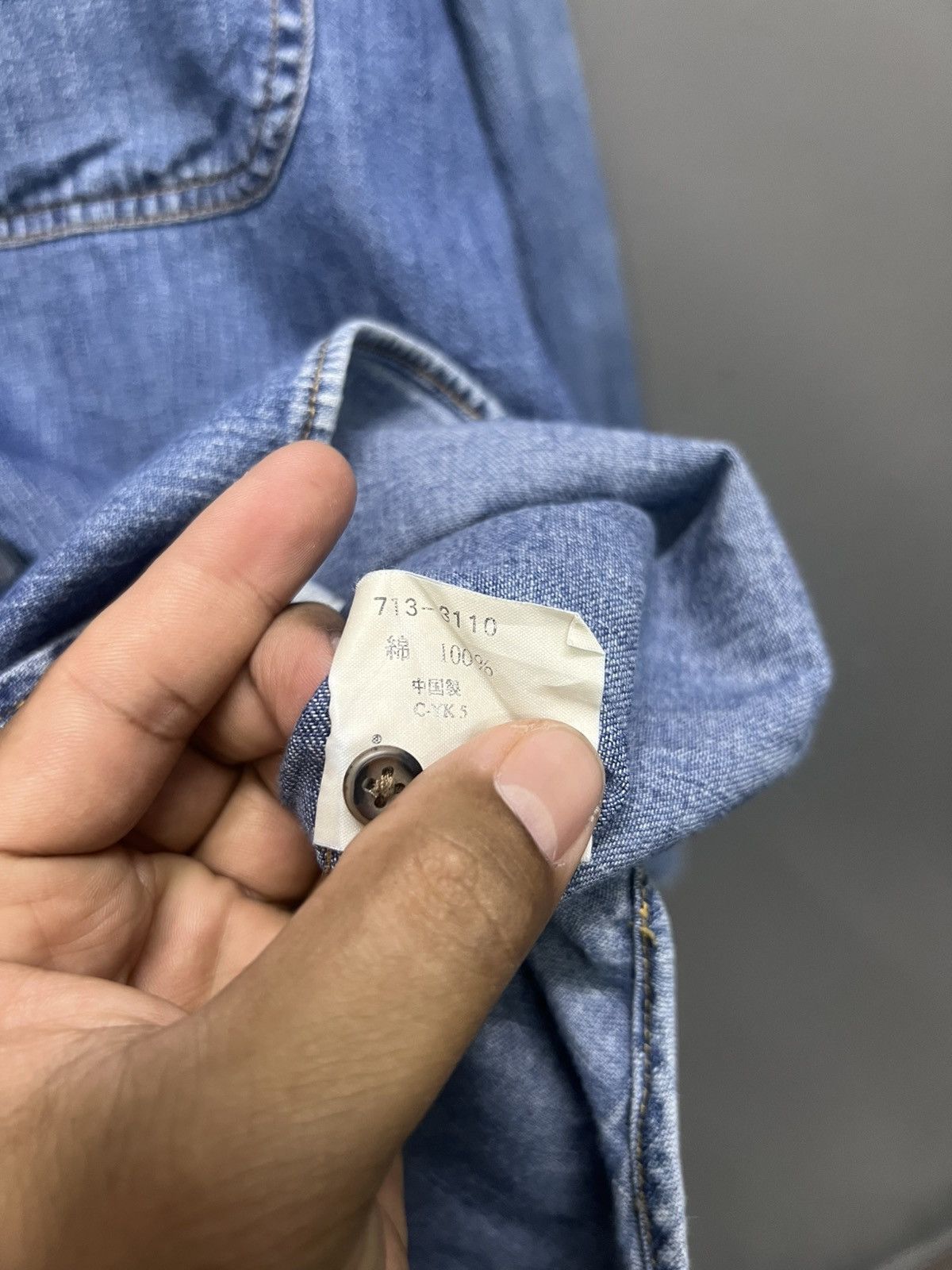 Uniqlo Uniqlo Denim Shirt Double Pocket Size US L / EU 52-54 / 3 - 6 Thumbnail