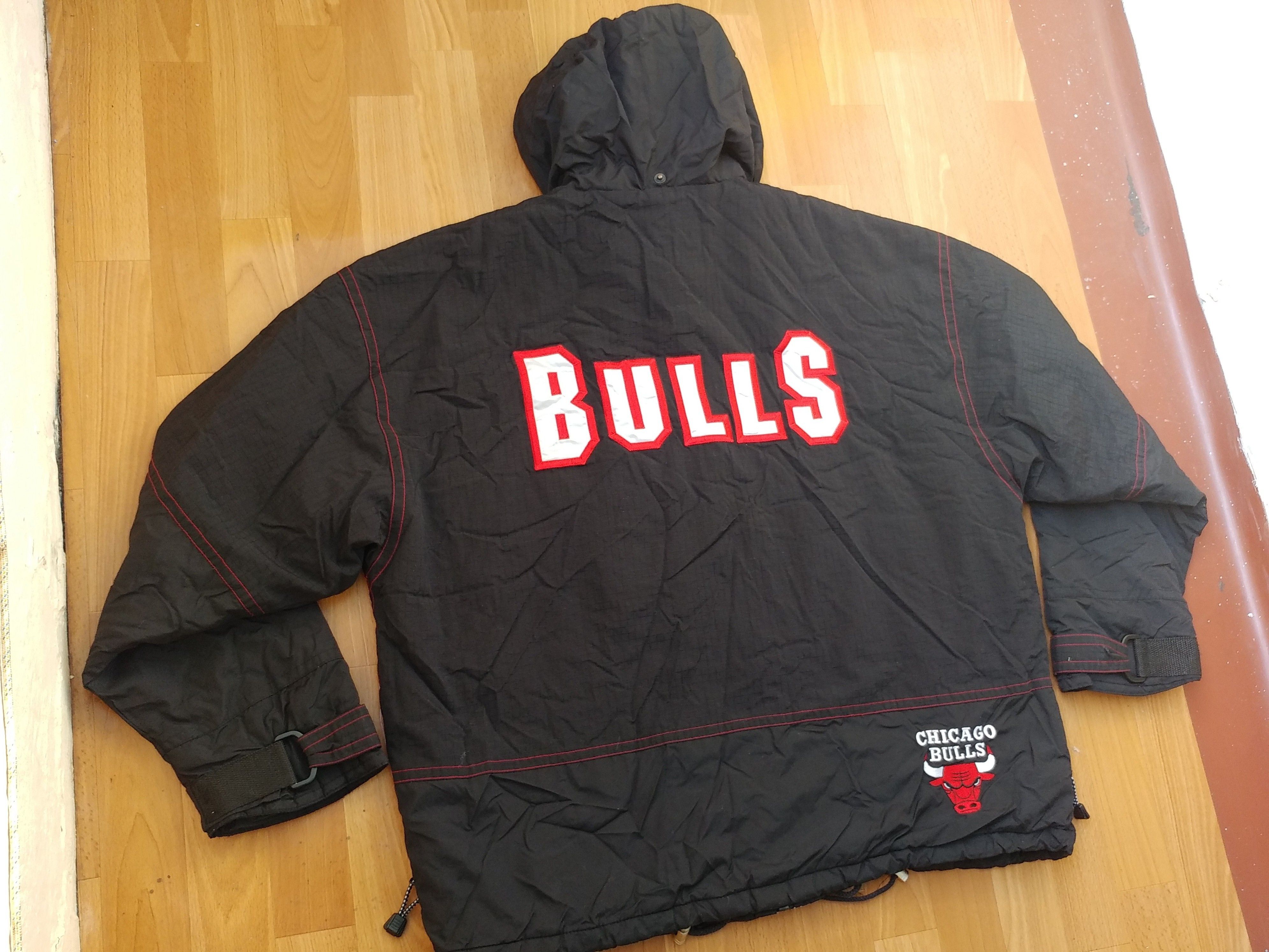Champion NBA Chicago Bulls jacket, Champion basketball vintage 90s XL Size US XL / EU 56 / 4 - 6 Thumbnail