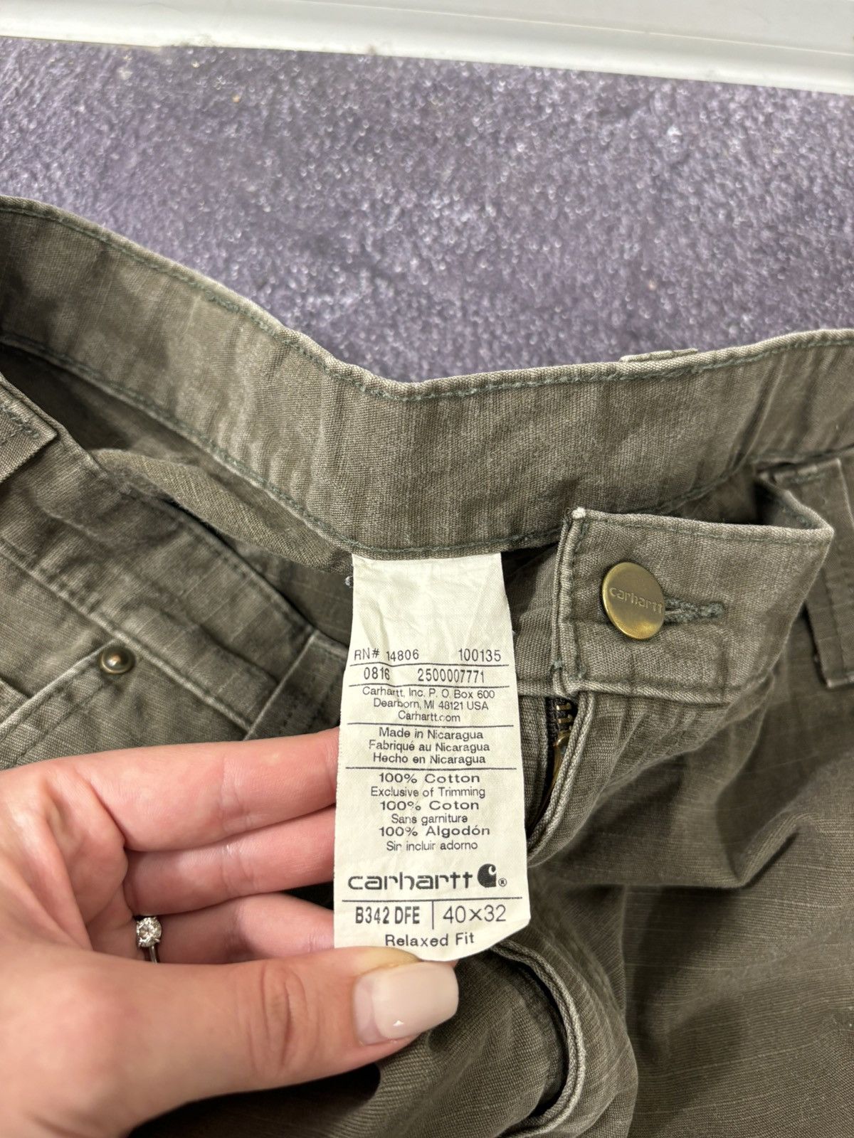 Carhartt Vintage Carhartt Y2K Khaki Workwear Hype Baggy Cargo Pants Size US 40 / EU 56 - 20 Thumbnail