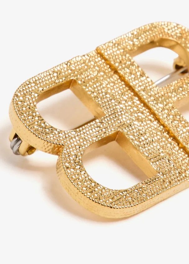 Balenciaga o1mt1gz0125 Size: OS / BB 2.0 Textured Brooch in Gold Size ONE SIZE - 2 Thumbnail