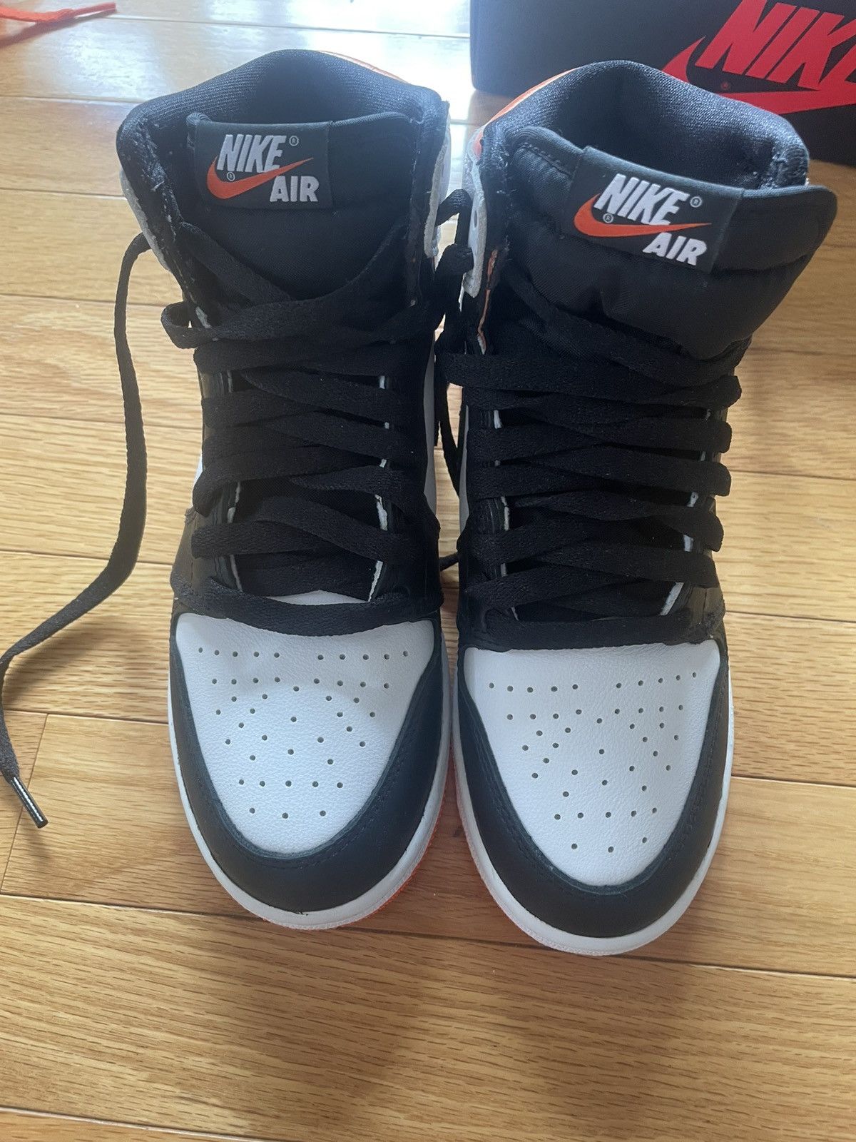 Nike Nike Jordan 1 Retro High - Electro Orange - Size 4.5Y Size US 5 / EU 37 - 4 Thumbnail