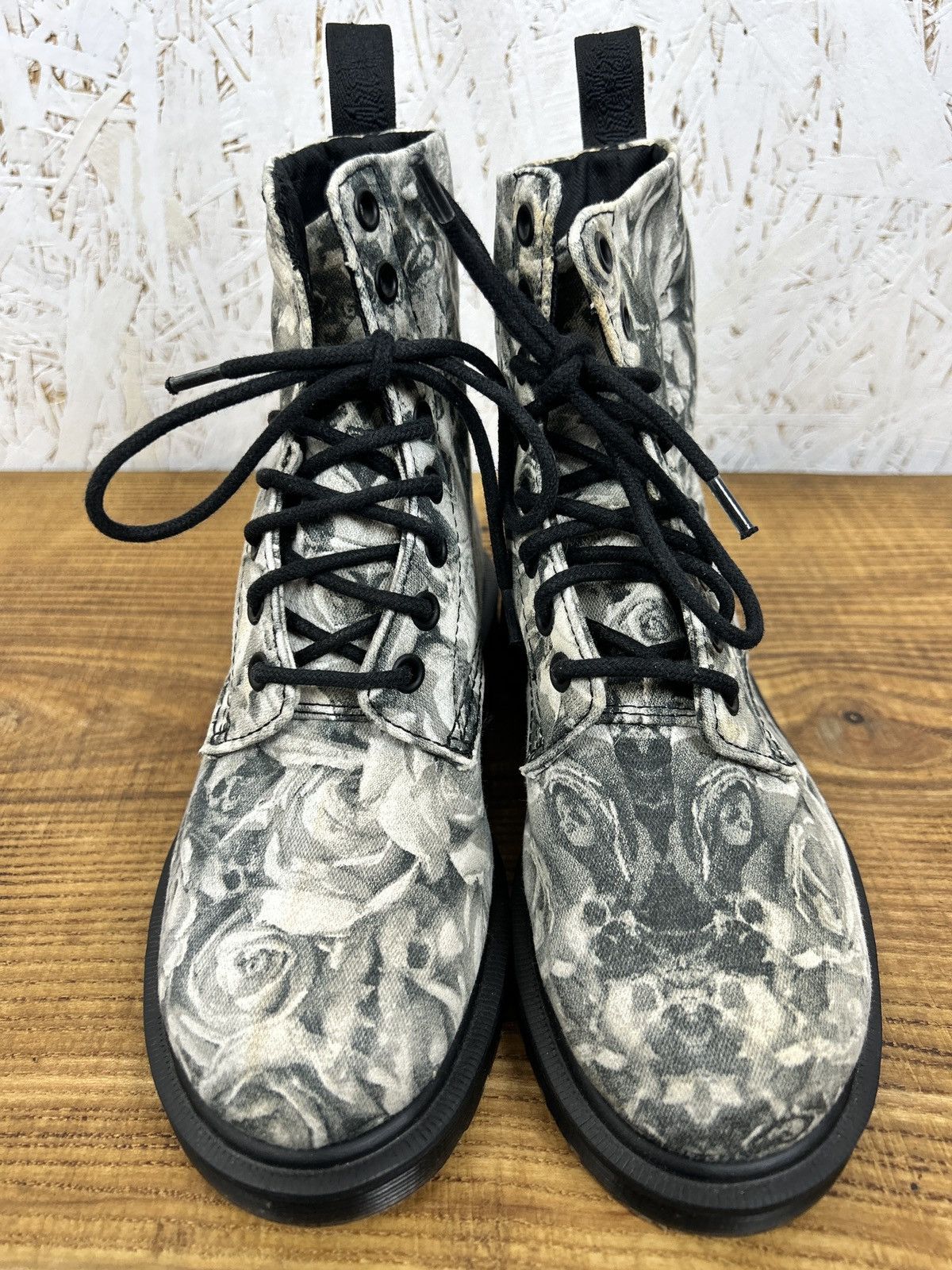 Dr. Martens Dr Martens 1460 Beckett Canvas Black Grey Roses Boots US 4 Size US 4 / IT 34 - 12 Thumbnail
