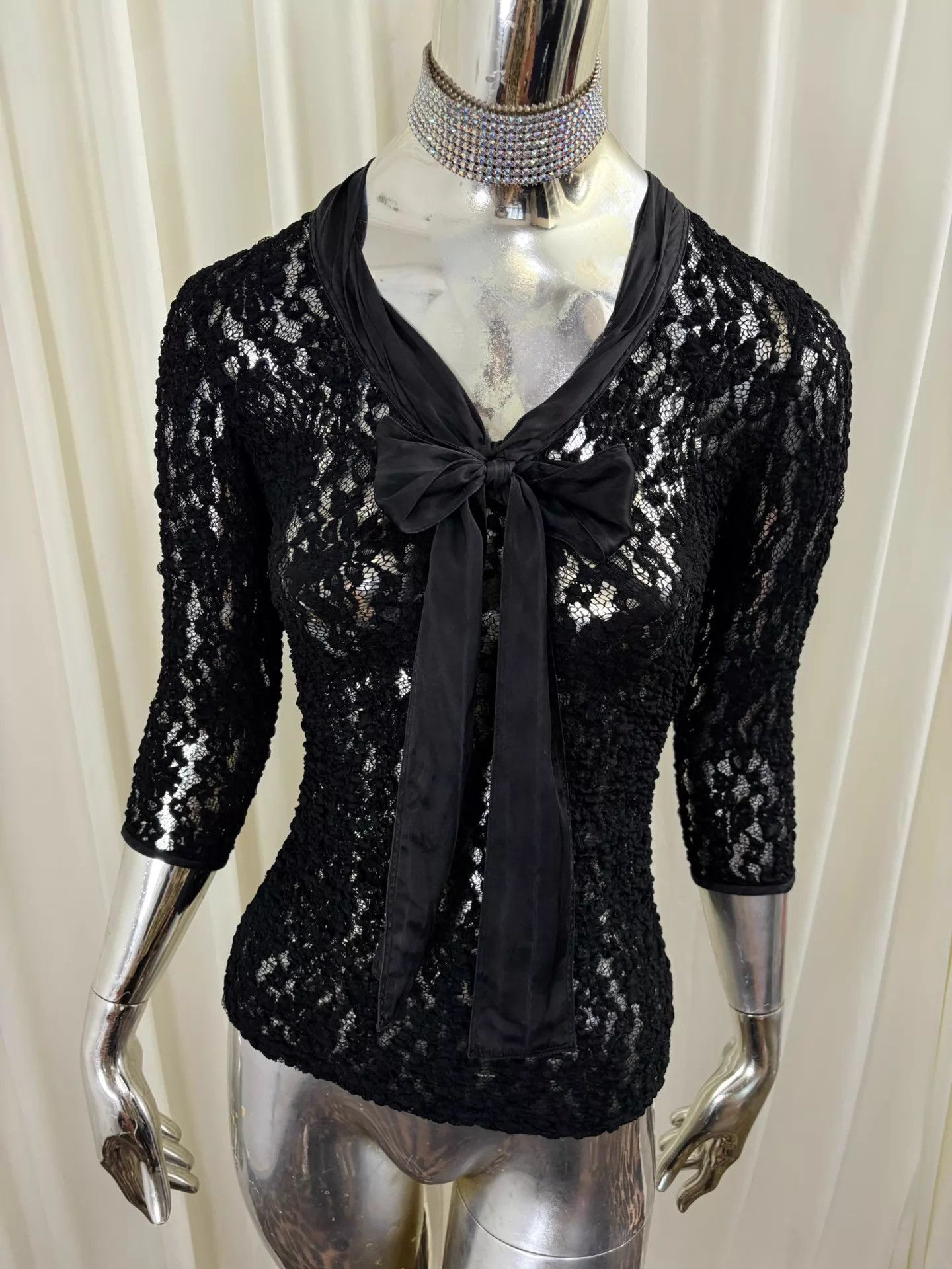 Dolce & Gabbana D&G Vintage Lace Satin Bow Ribbon 3/4 Sleeve Fitted Mesh Top Size XS / US 0-2 / IT 36-38 - 3 Thumbnail