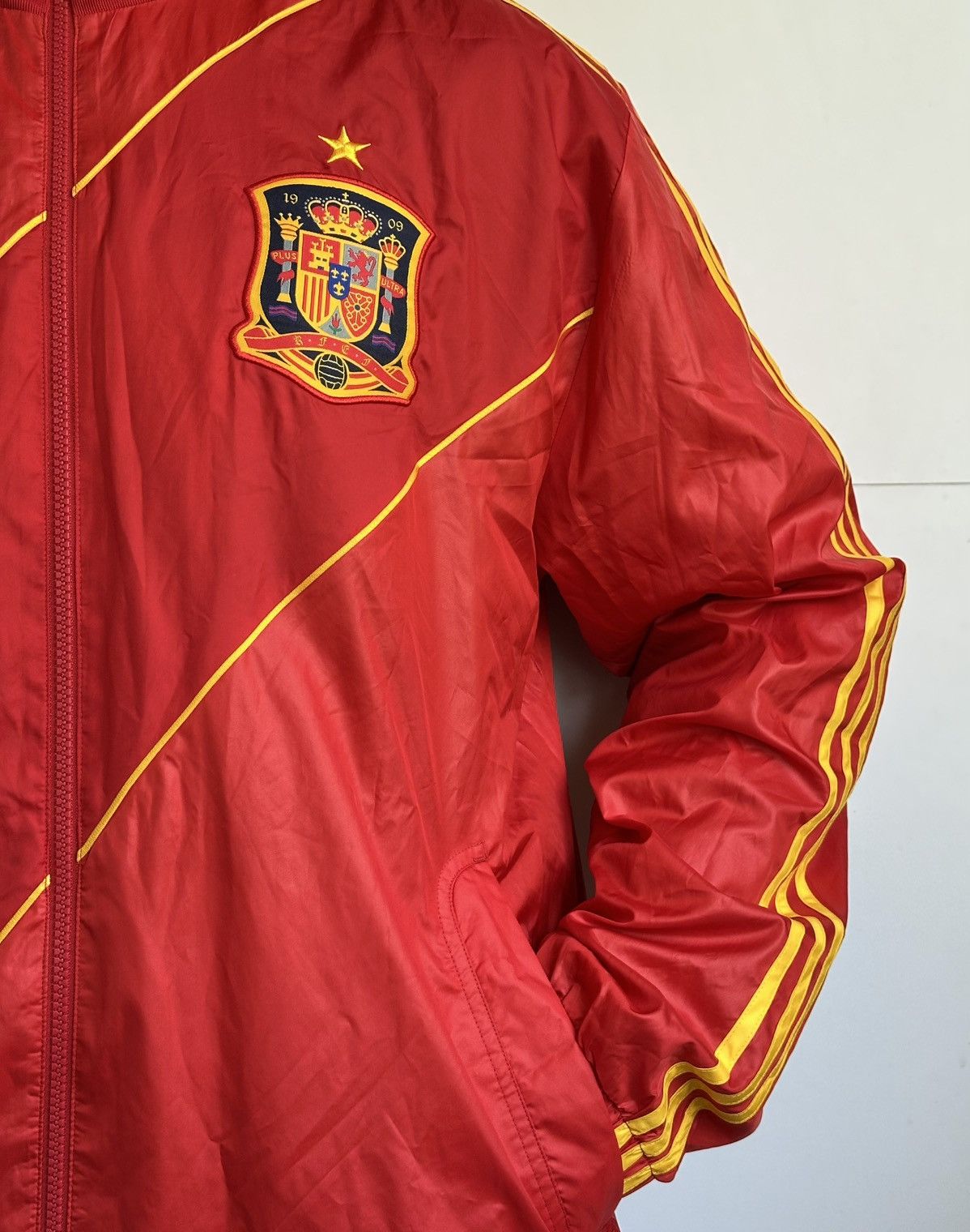 Adidas SPAIN 2012 2013 FOOTBALL SOCCER ANHEM JACKET ADIDAS sz XL Size US M / EU 48-50 / 2 - 2 Thumbnail