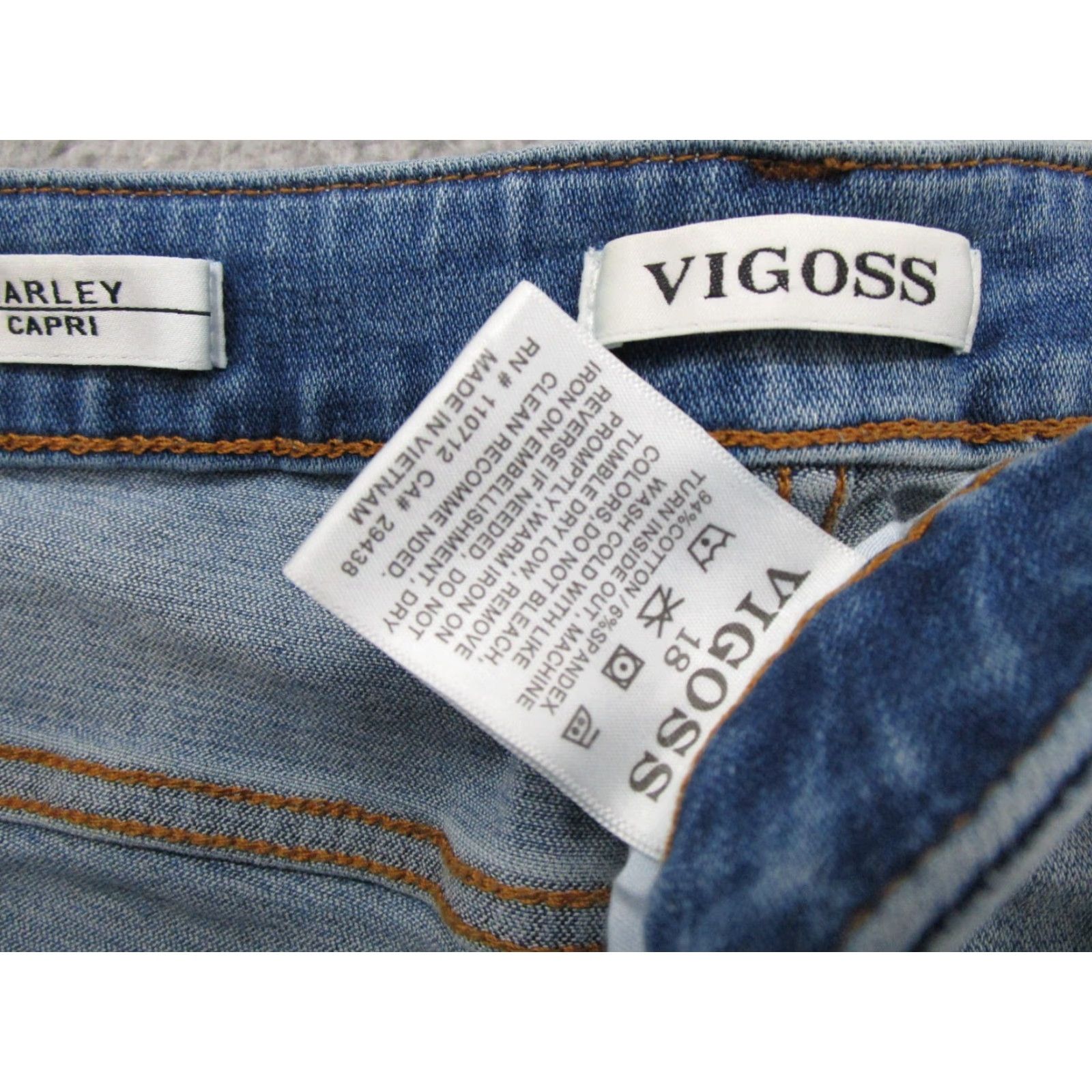 Vintage VIGOSS Marley Capri Jeans Women Plus 18 Stretch Denim Blue Raw Hem Tapered Capri 18 Womens Size 40" / US 18 - 4 Thumbnail