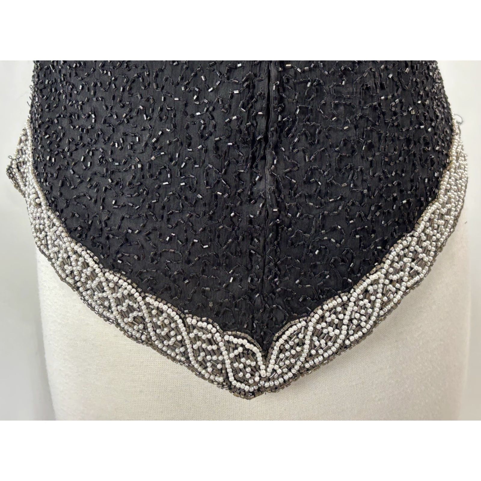 X-LARGE VINTAGE Laurence Kazar Beaded Top Shirt PXL Petite Black Silk Eveningwear 1990s Formal Womens Size XL / US 12-14 / IT 48-50 - 7 Thumbnail
