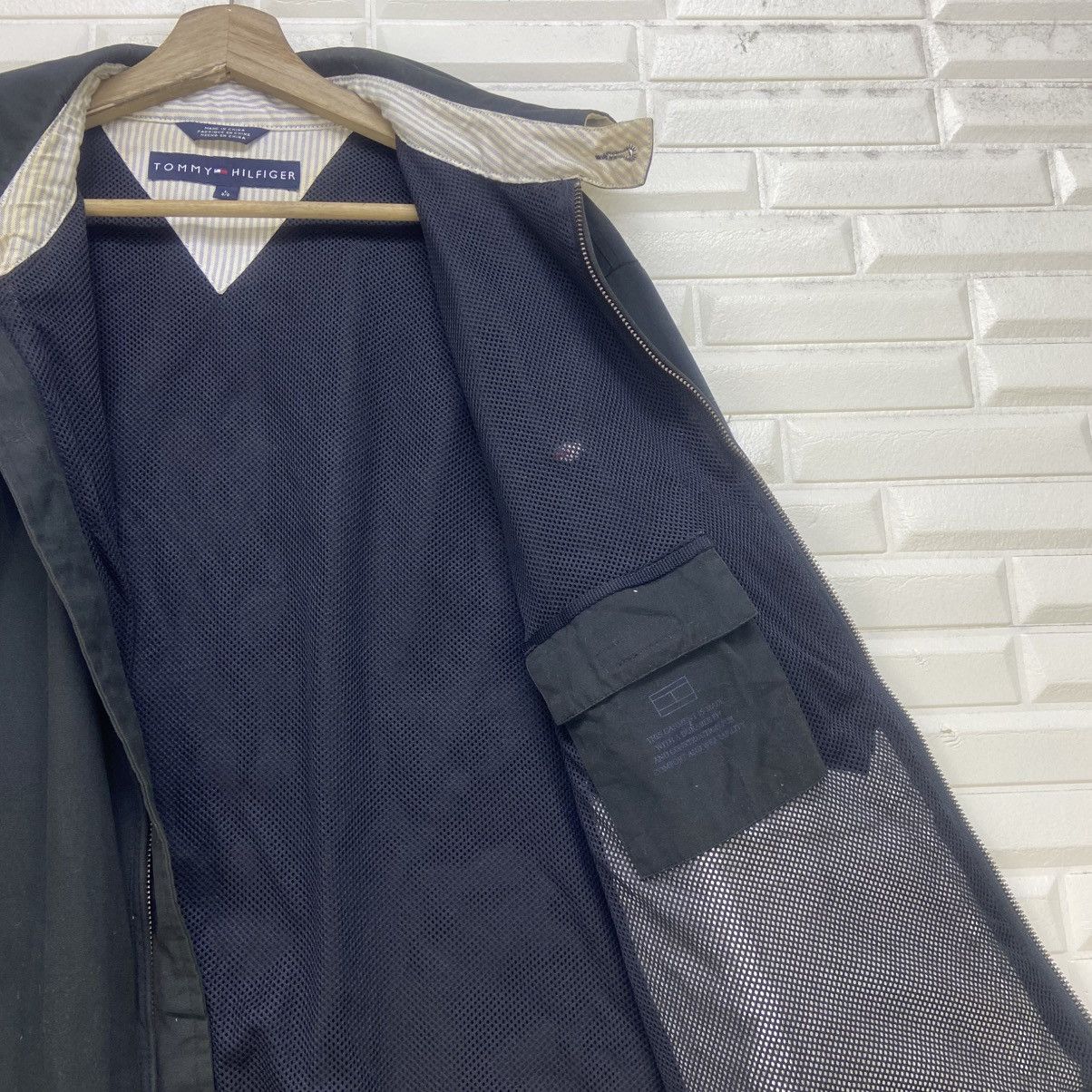 Tommy Hilfiger Vintage Tommy Hilfiger Light Jacket Size US M / EU 48-50 / 2 - 16 Thumbnail