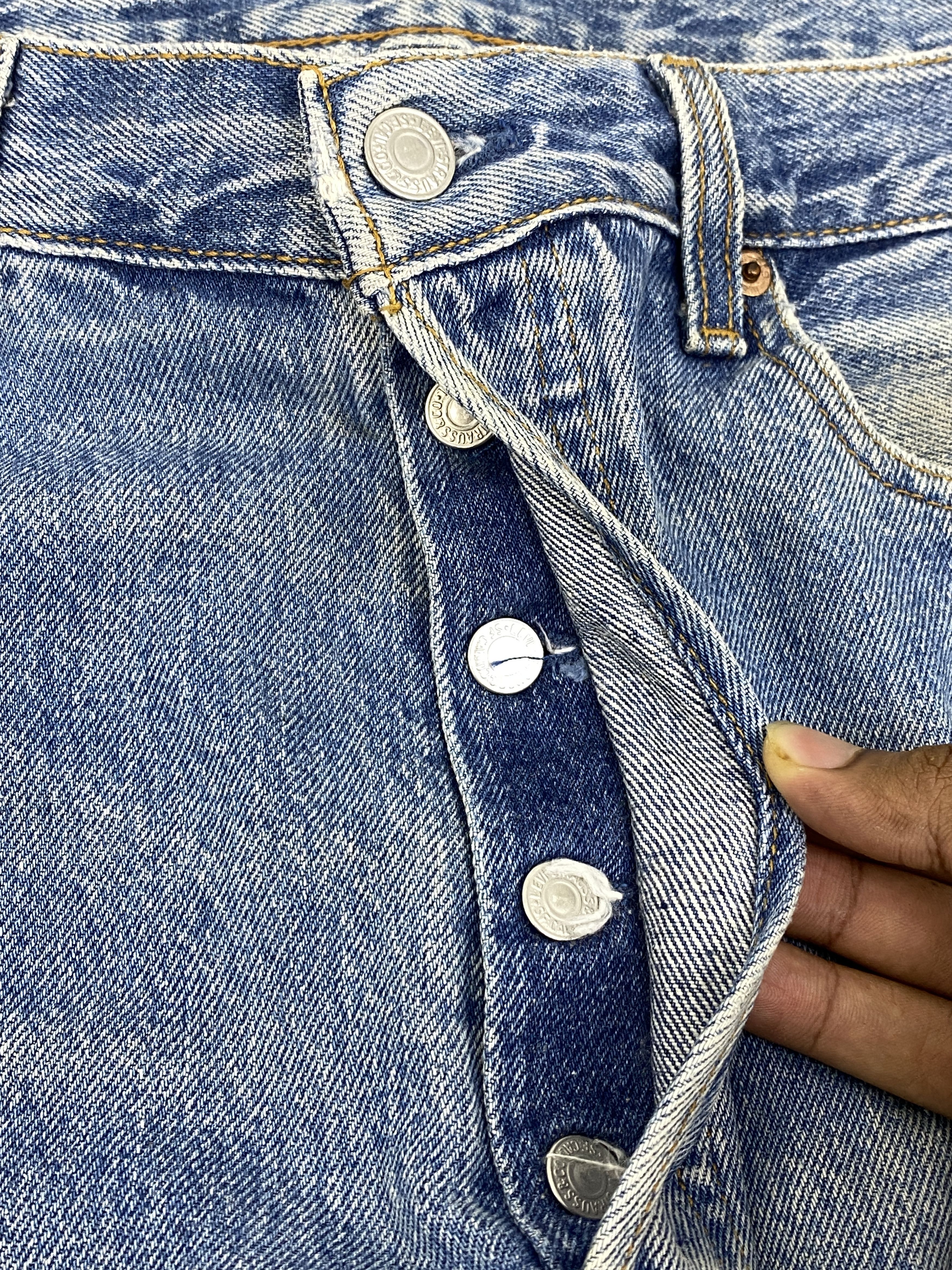 Levi's Vintage 90s Levi's 501 Distressed Faded Blue Jeans DP2849 Size US 32 / EU 48 - 11 Thumbnail