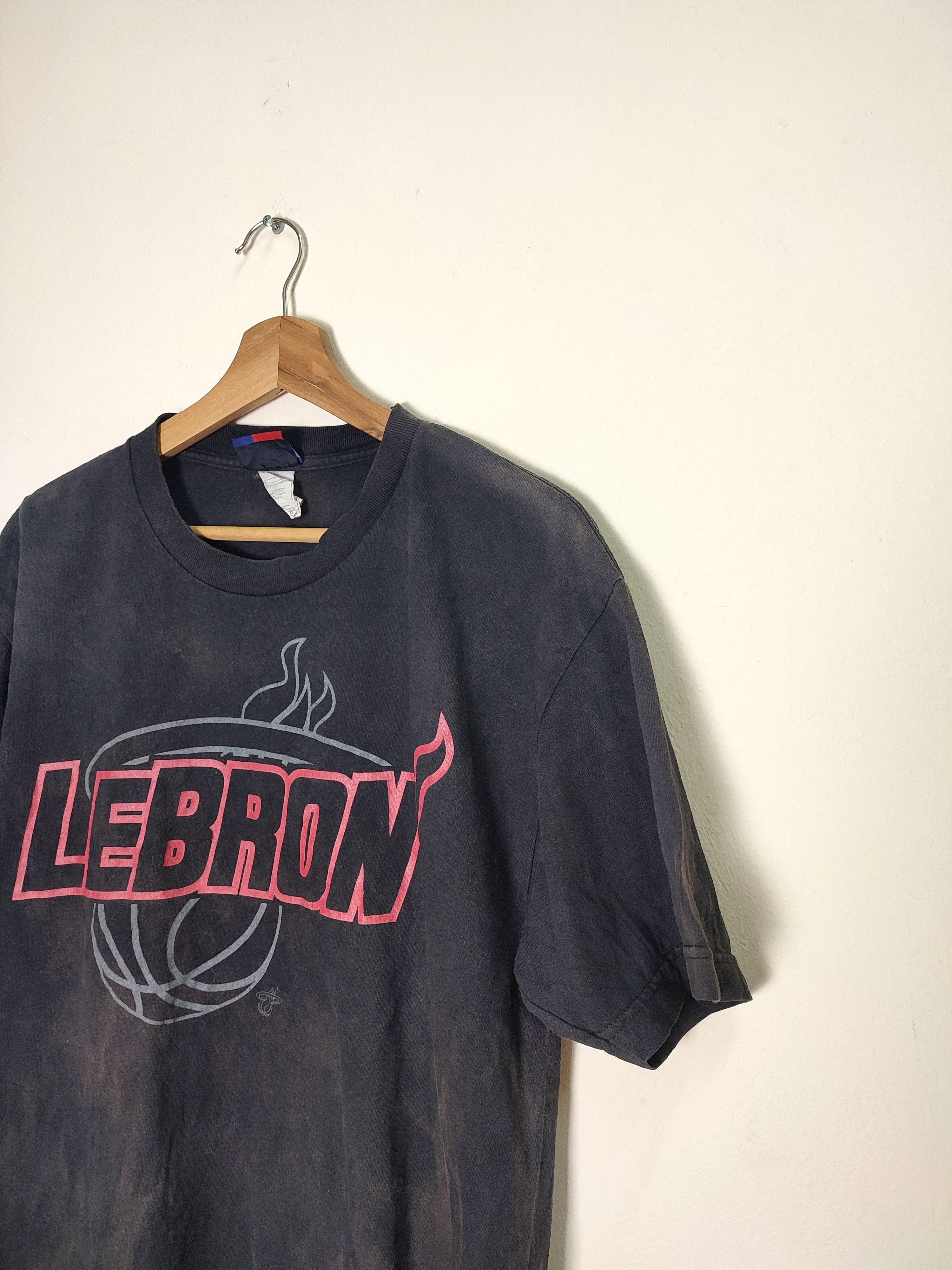 NBA Vintage Sun Faded LeBron James Miami Heat Jersey Tees Size US L / EU 52-54 / 3 - 7 Thumbnail