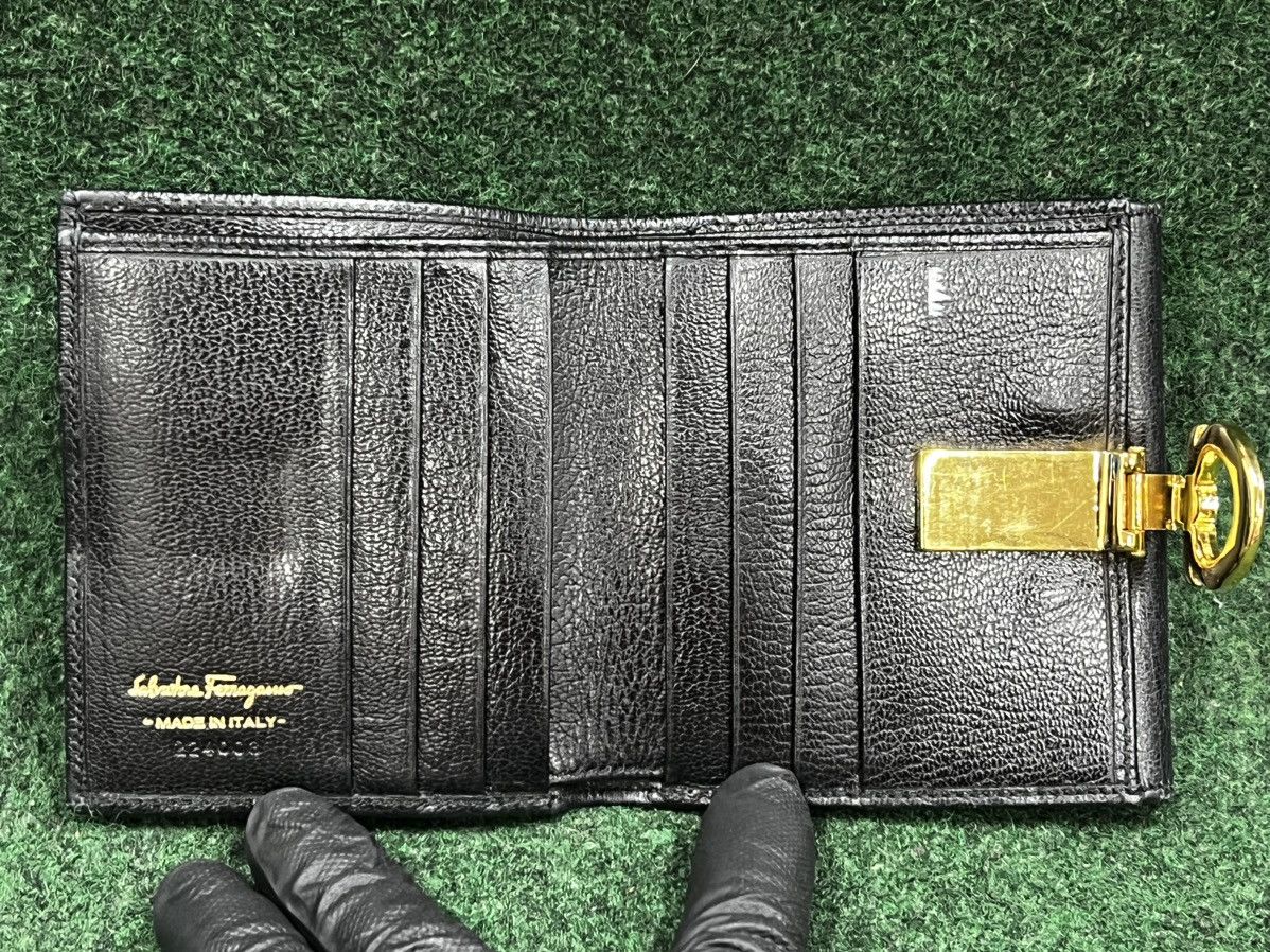 Salvatore Ferragamo Vintage Salvatore Ferragamo Gancini Clip Leather Wallet Size ONE SIZE - 4 Thumbnail
