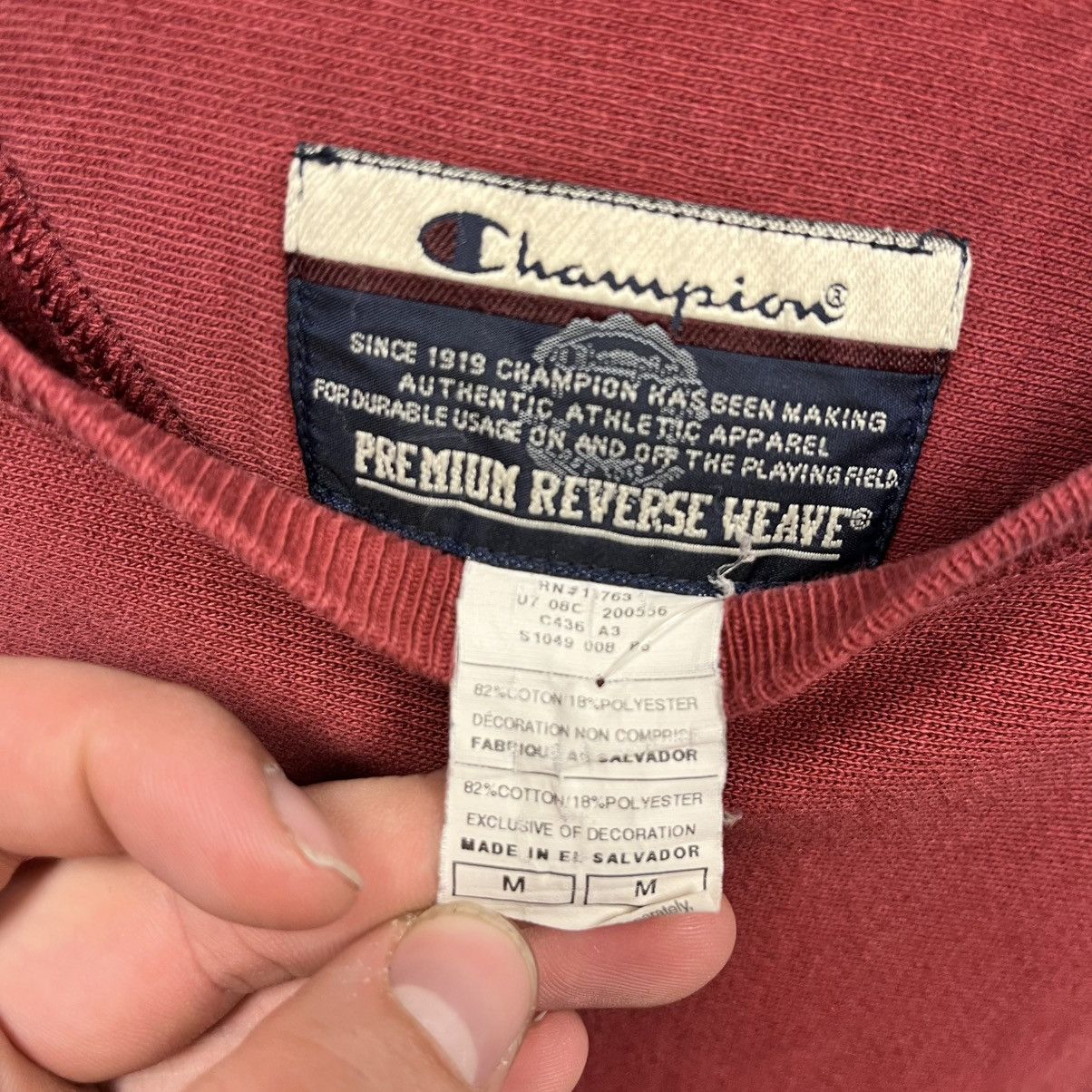 Champion Champion Vintage Y2K Red Reverse Weave Thrashed Crewneck M Size US M / EU 48-50 / 2 - 5 Thumbnail