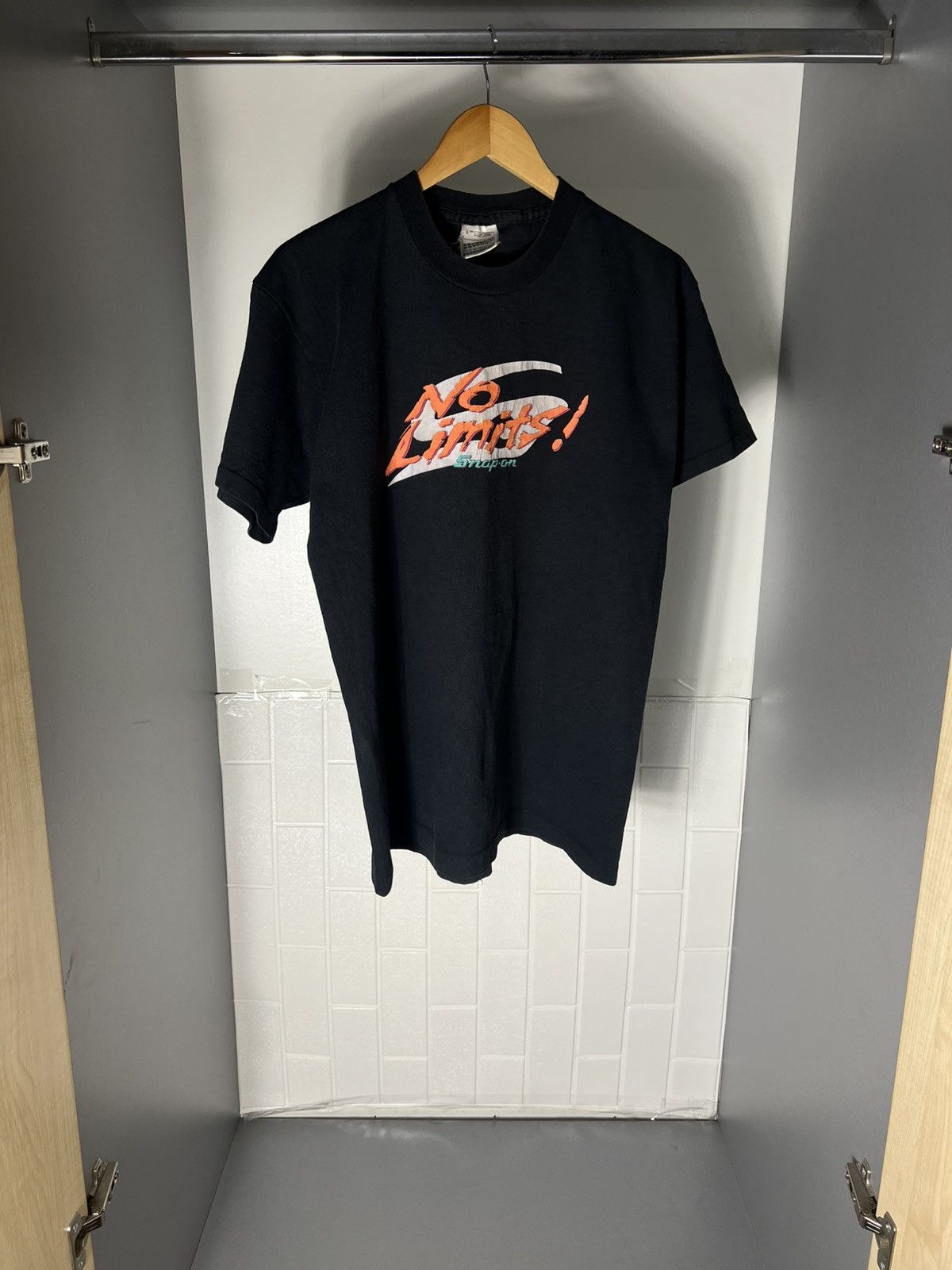 Band Tees VINTAGE NO LIMITS SNAP-ON ROCK T-SHIRT METAL RETRO Y2K 90s Size US L / EU 52-54 / 3 - 2 Thumbnail