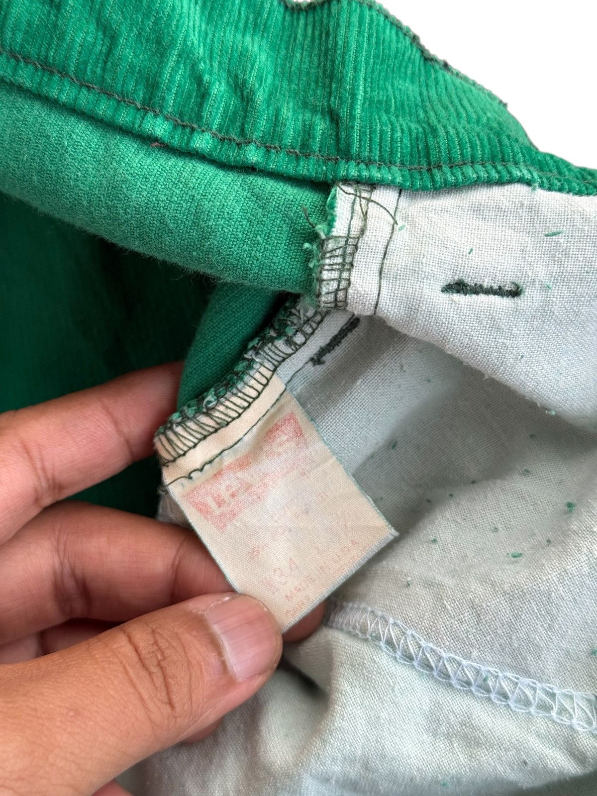 Levi's Vintage 1990s Levis Green Corduroy Pants Size US 34 / EU 50 - 7 Thumbnail
