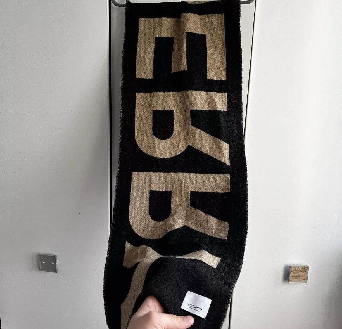 Burberry Burberry scarf big logo Size ONE SIZE - 2 Thumbnail
