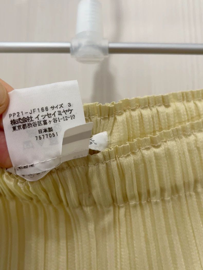 Issey Miyake Issey Miyake size:3 Little chicken yellow pleated trousers Size 31" - 3 Thumbnail