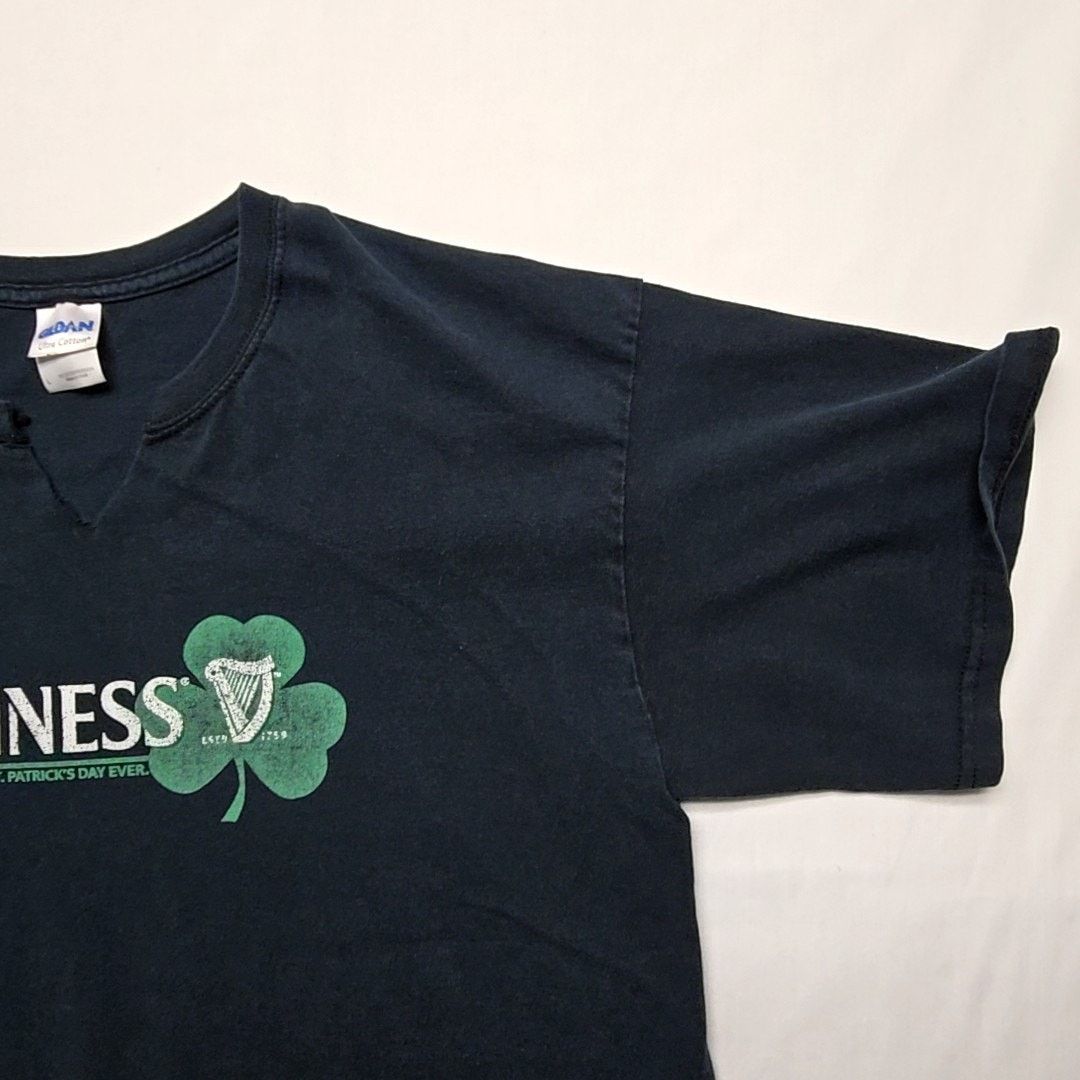 Gildan Guinness St. Patrick's Day Shamrock Black Alcohol L Shirt Size US L / EU 52-54 / 3 - 4 Thumbnail