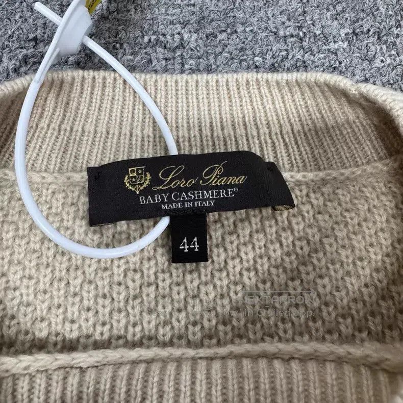 Loro Piana Loro Piana Ivory Baby Cashmere Crewneck Sweater Size M / US 6-8 / IT 42-44 - 5 Thumbnail