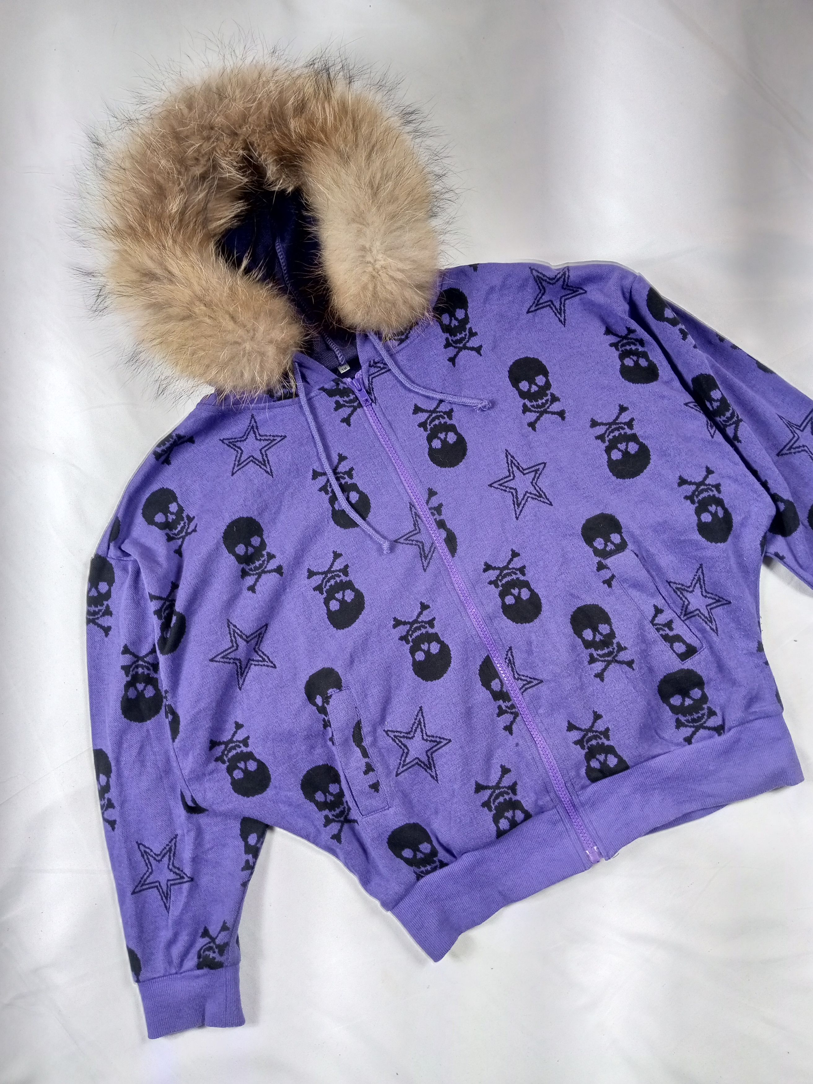 Japanese Brand 2000s Petit Berry Skull Print - Batwing Fur hoodie Size US M / EU 48-50 / 2 - 3 Thumbnail
