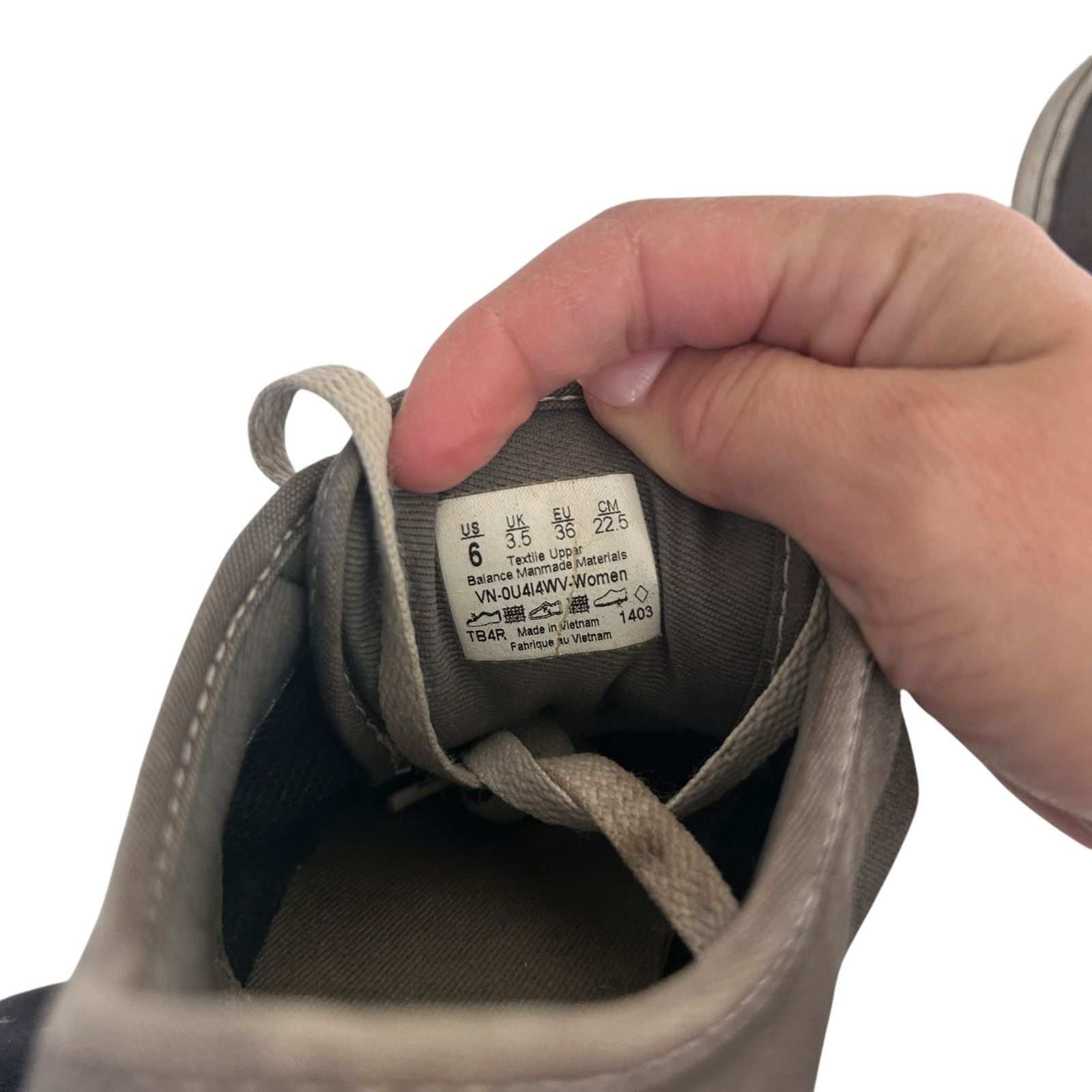 Vans Vans Gray Low Top Sneakers Sz 6 Size US 6 / IT 36 - 6 Thumbnail
