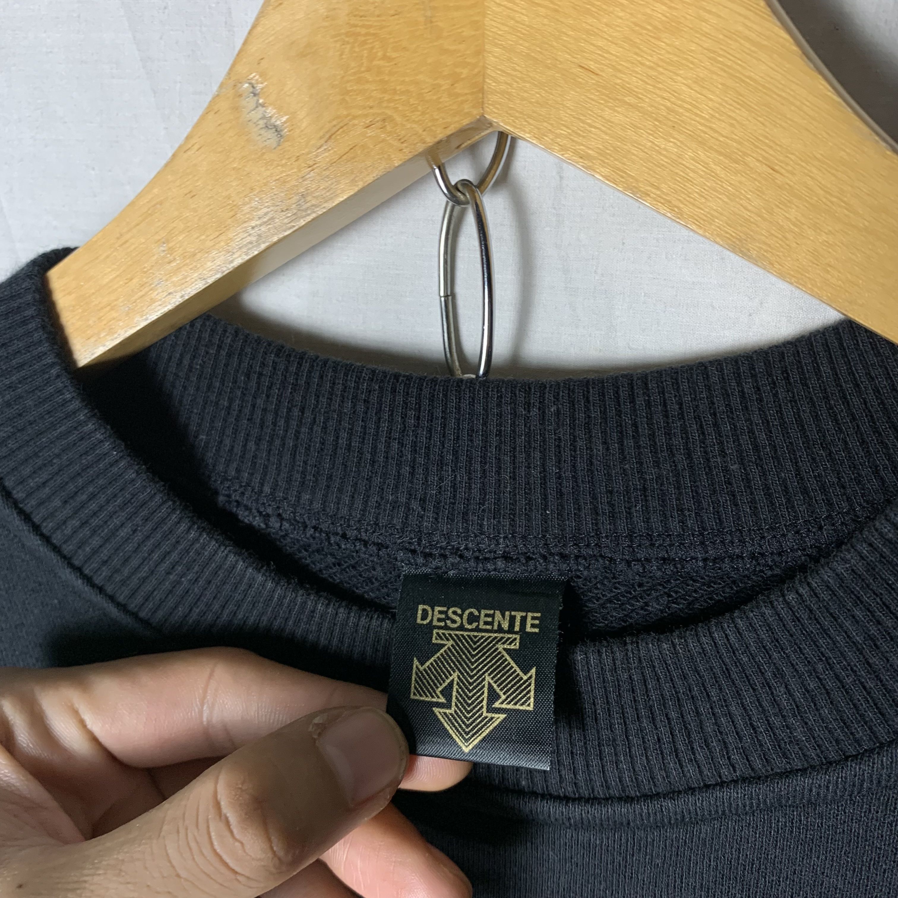 Vintage Descente Beijing International Golf Club Sweatshirt Crewneck Size US L / EU 52-54 / 3 - 4 Thumbnail