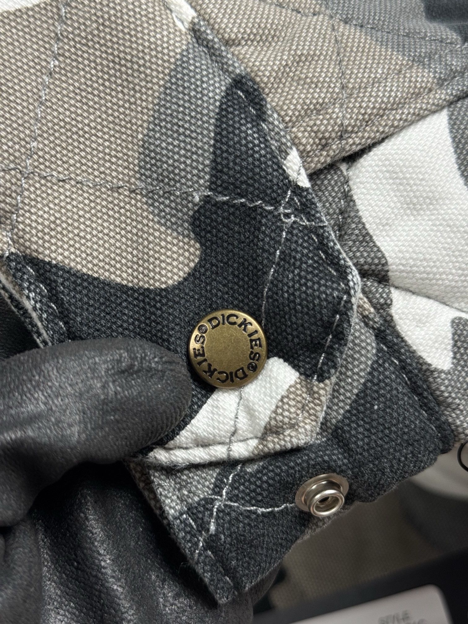 Supreme Dickies Quilted Work Jacket カモフラ Supreme Dickies Quilted Work Jacket Grey Camo | Hype Clothinga