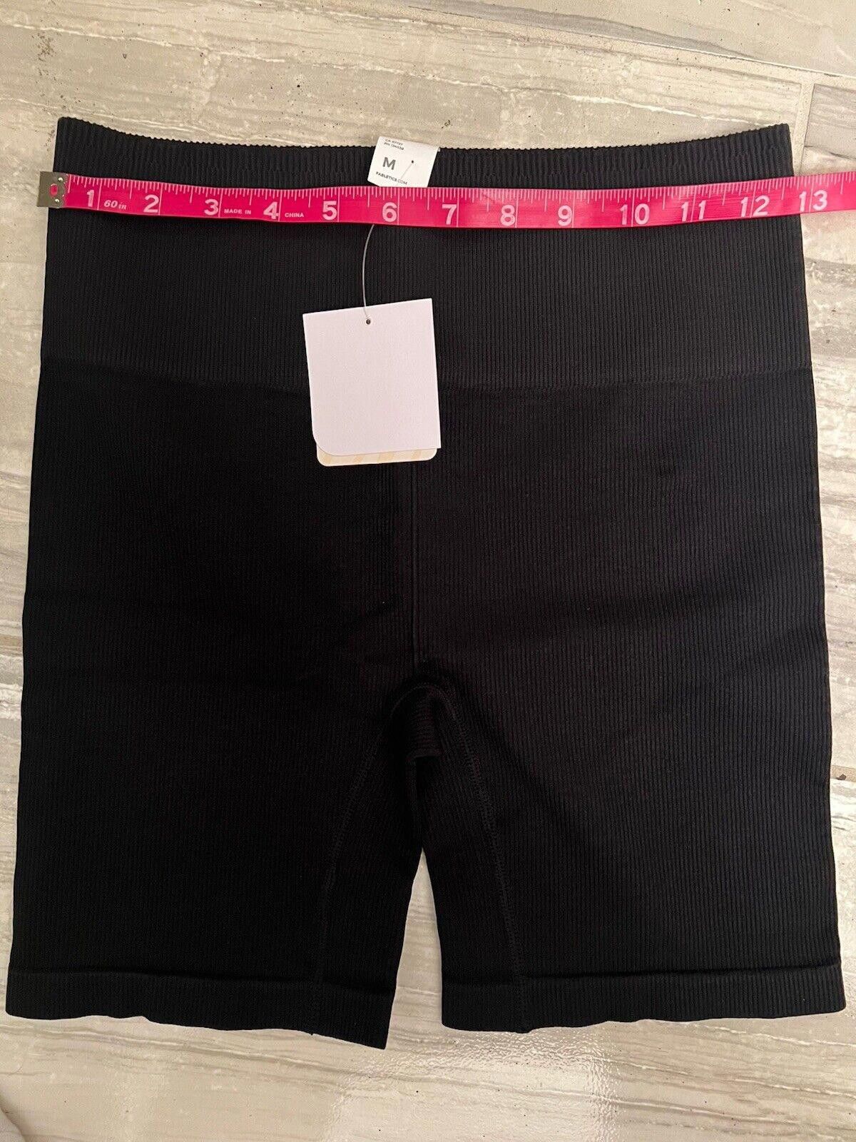 Designer Anywhere Motion High-Waisted Medium Ribbed Short Size 32" / US 10 / IT 46 - 11 Thumbnail