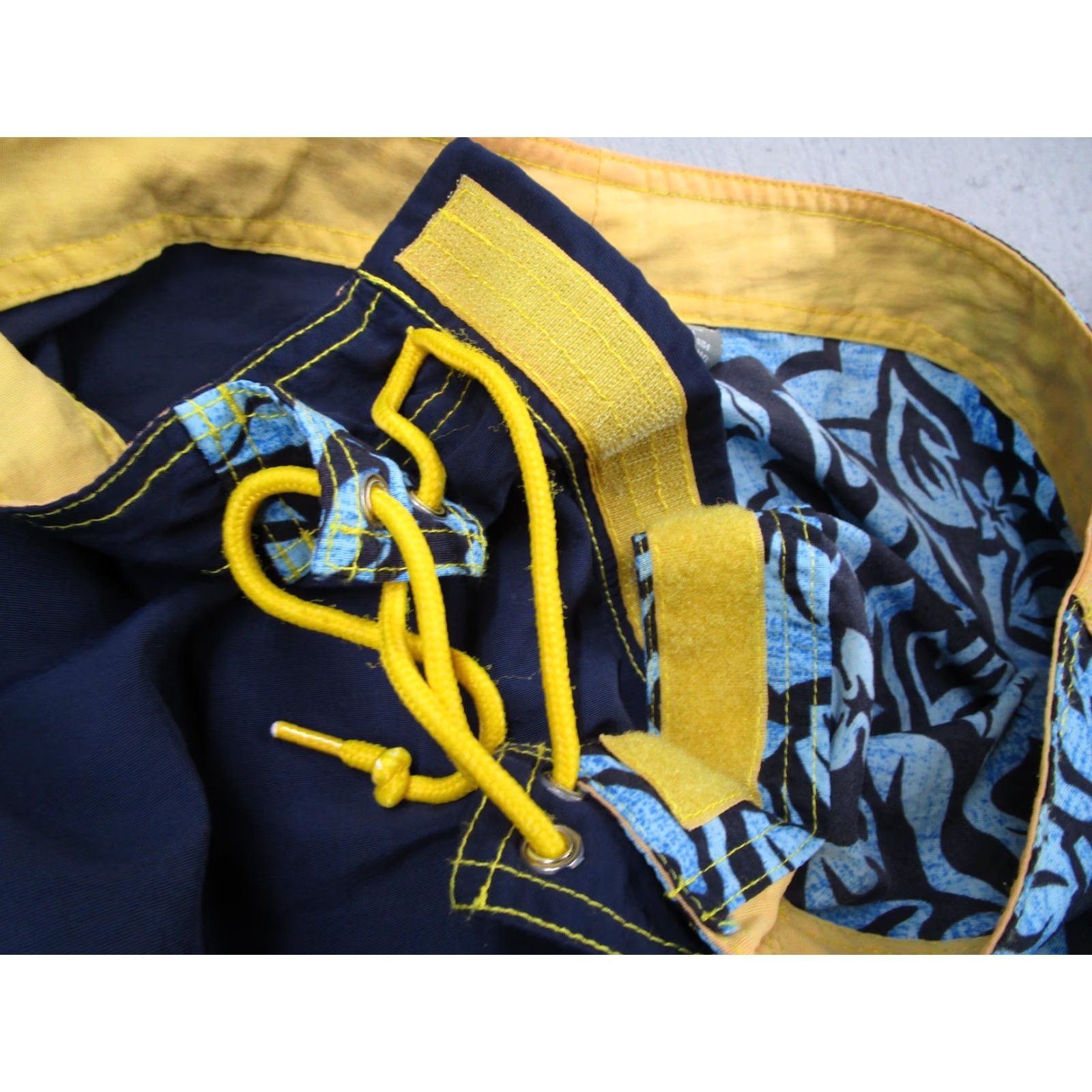 Ocean Pacific VINTAGE Ocean Pacific Board Shorts Mens 32 Blue Skull Hawaiian Floral Swim Trunks Surf Shorts Size US 32 / EU 48 - 4 Thumbnail