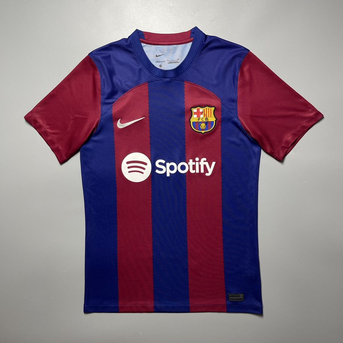 Nike BARCELONA NIKE 2023/2024 FOOTBALL HOME JERSEY #8 PEDRI Size US S / EU 44-46 / 1 - 2 Thumbnail
