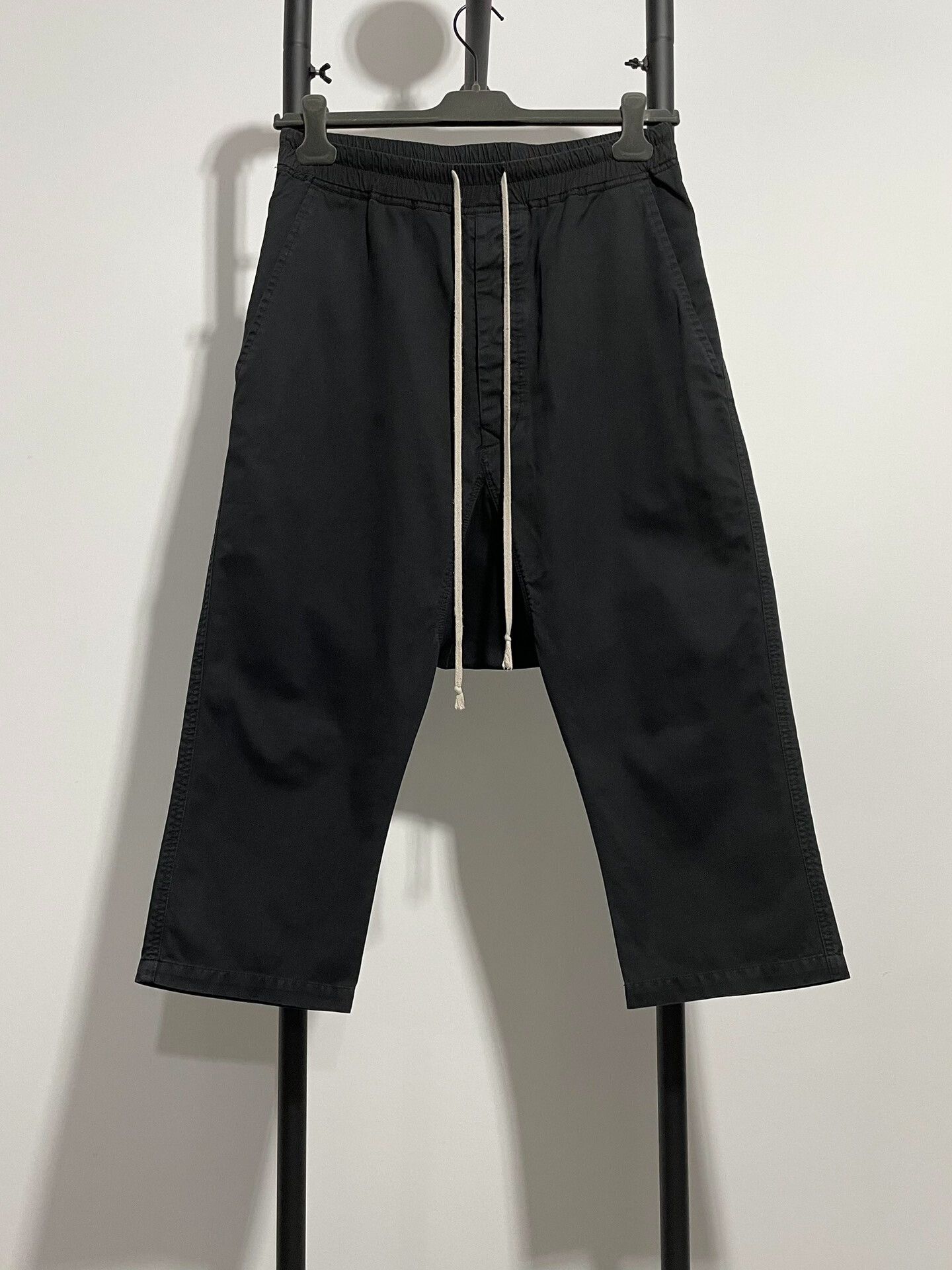 Rick Owens rick owens black cropped pants Size US 39 - 1 Thumbnail
