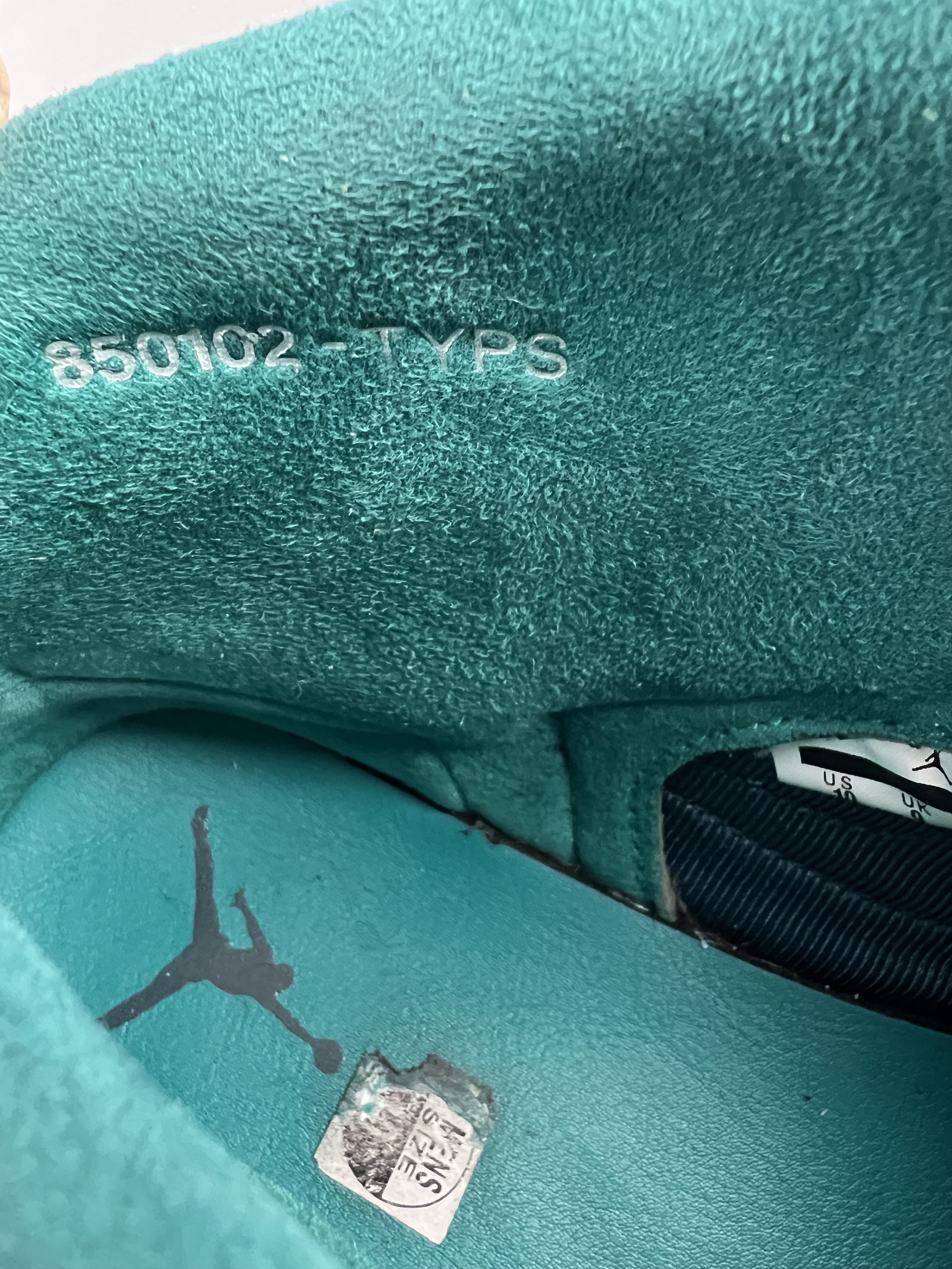 Jordan Brand 2014 Nike Air Jordan 1 Retro Mid Nouveau Teal Green US10 Size US 10 / EU 43 - 7 Thumbnail