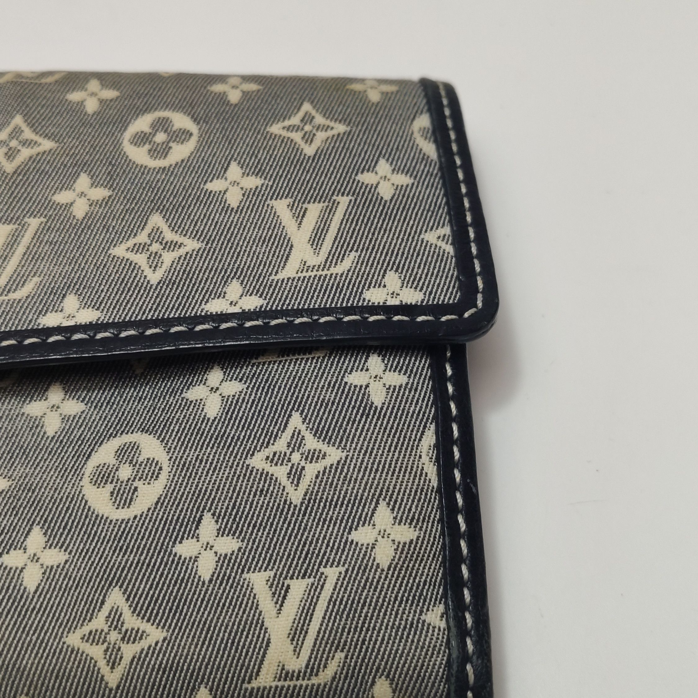 Louis Vuitton Louis Vuitton (LV) Cowhide canvas monogram metal buckle wal Size ONE SIZE - 5 Thumbnail