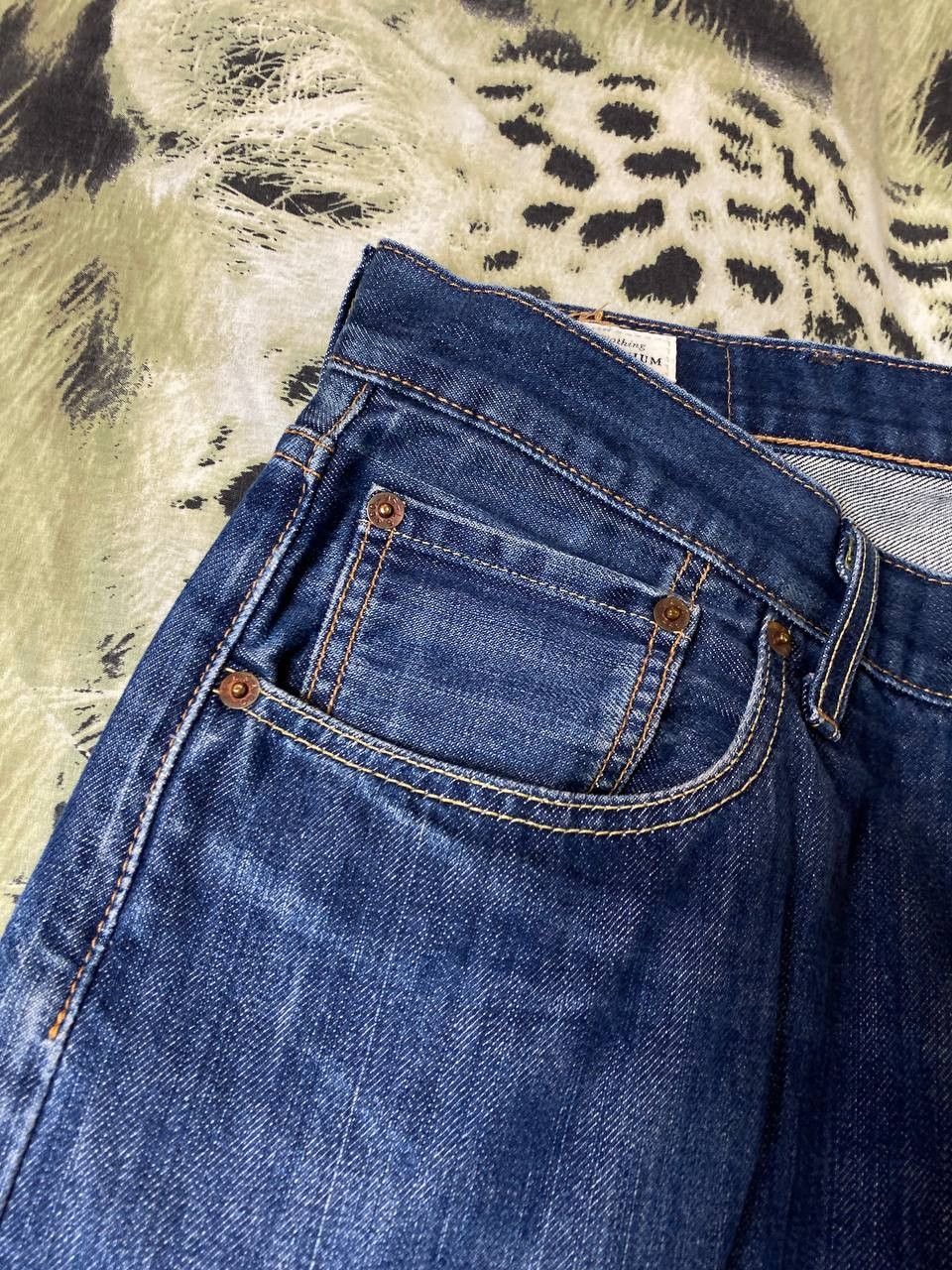 Levi's × Vintage Vintage Levi’s Faded 501 Mid Wash Jeans Size US 38 / EU 54 - 9 Thumbnail