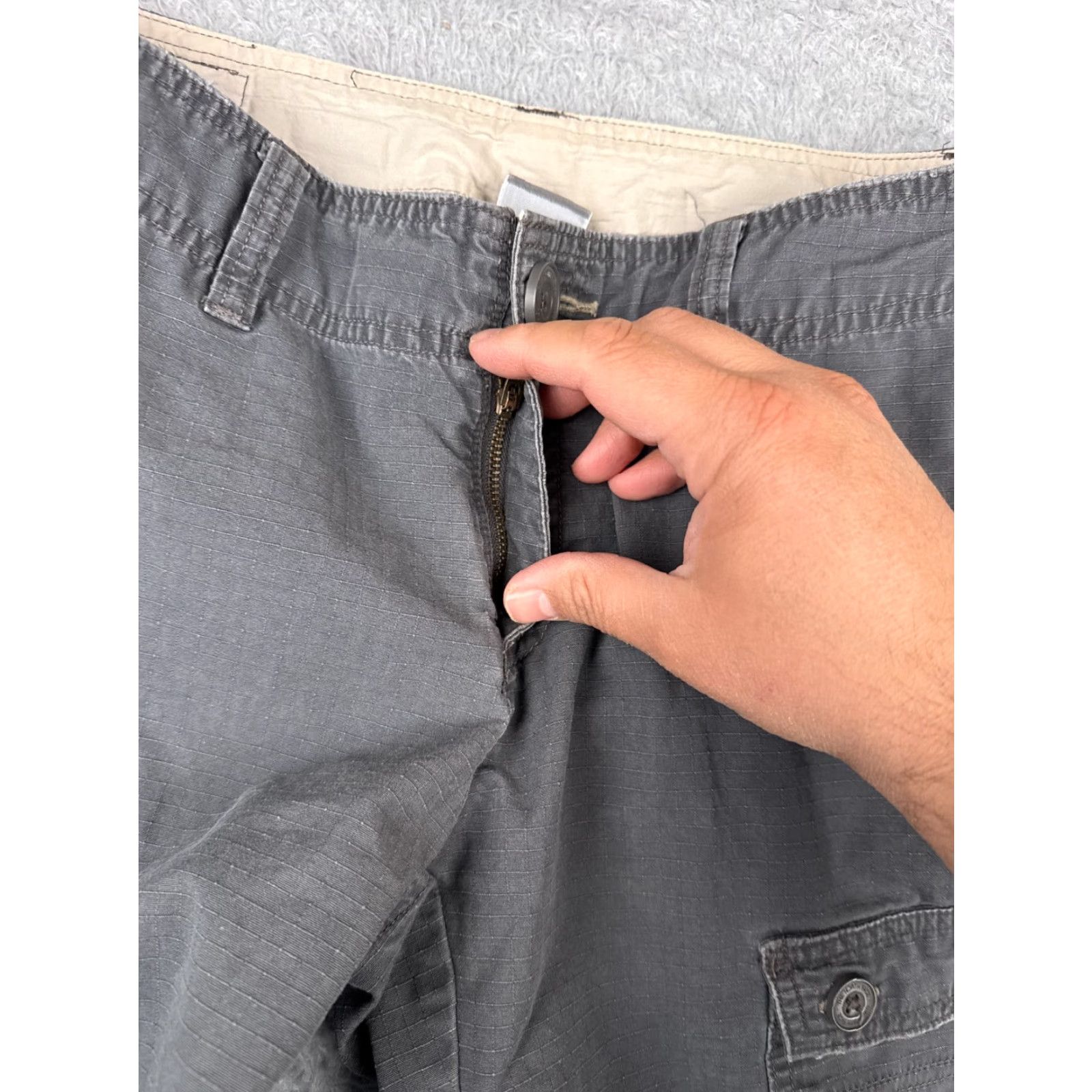The North Face VINTAGE The North Face Cargo Shorts Women 8 Gray Cotton Ripstop Casual Activewear Summer Size 30" / US 8 / IT 44 - 4 Thumbnail
