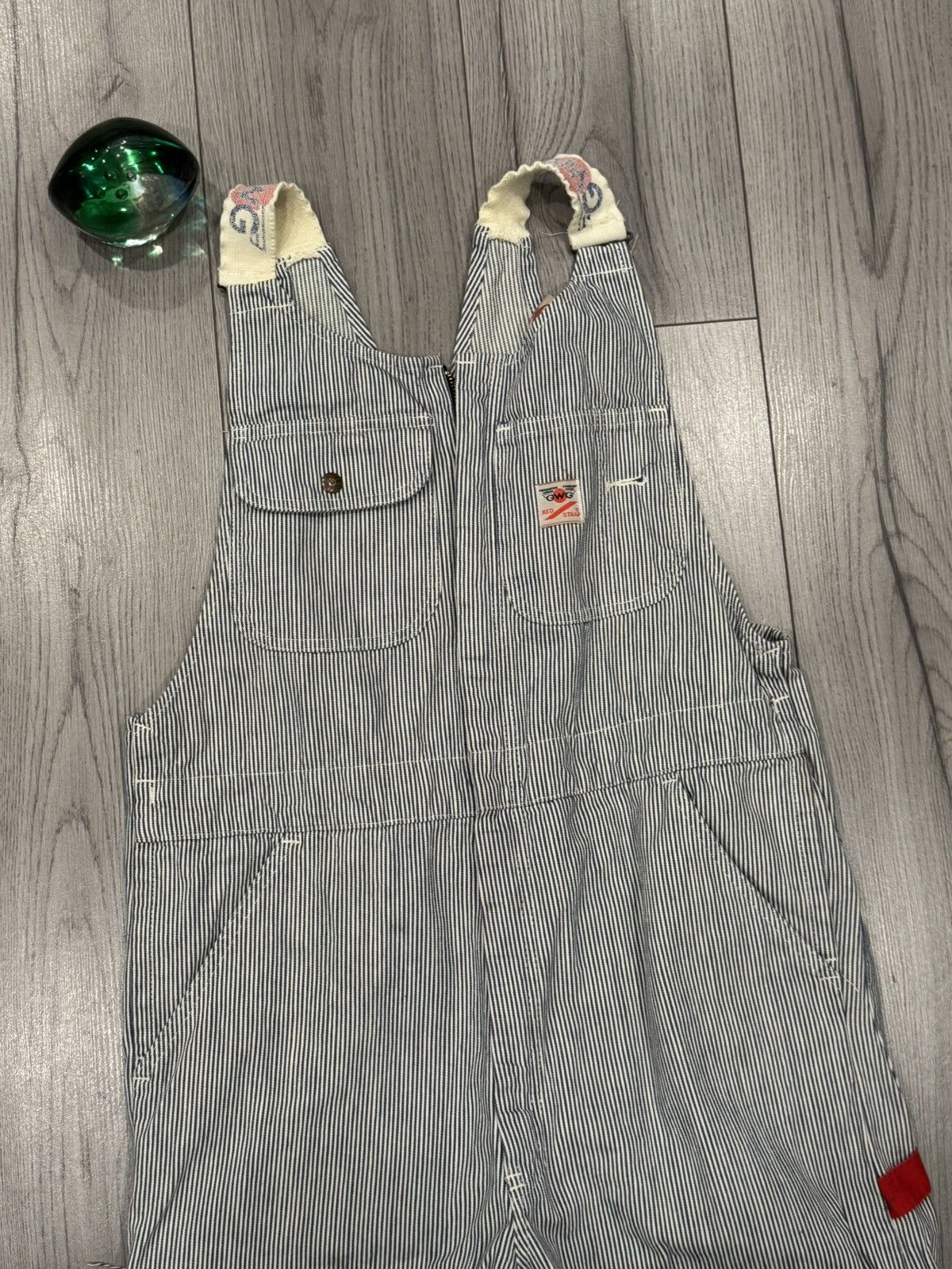 Vintage Vintage GWG Red Strap Hickory Striped Bib Overalls Size 38 Size US 38 / EU 54 - 7 Thumbnail