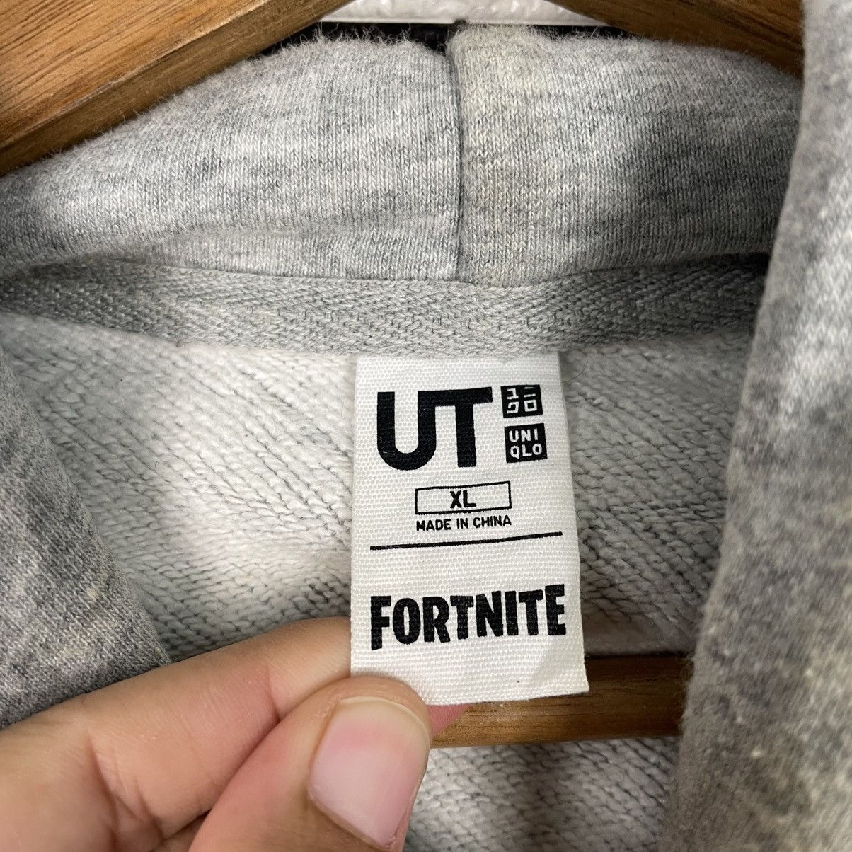 Uniqlo Uniqlo Fortnite Big Logo Hoodie Size US L / EU 52-54 / 3 - 14 Thumbnail
