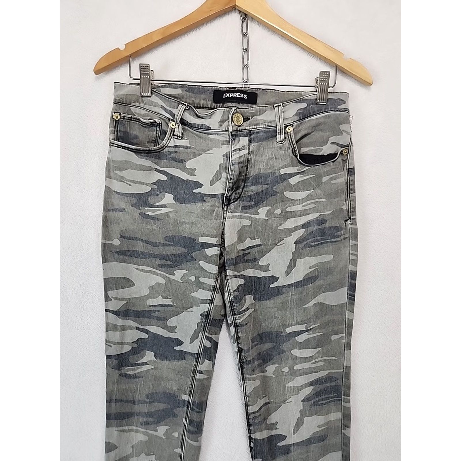 Express Express Womens 6R Camo Stretch Ankle Mid Rise Leggings Zipper Ankle Raw Hem Shirt Pants Womens Grunge Multicolor Casual Size 28" / US 6 / IT 42 - 2 Thumbnail