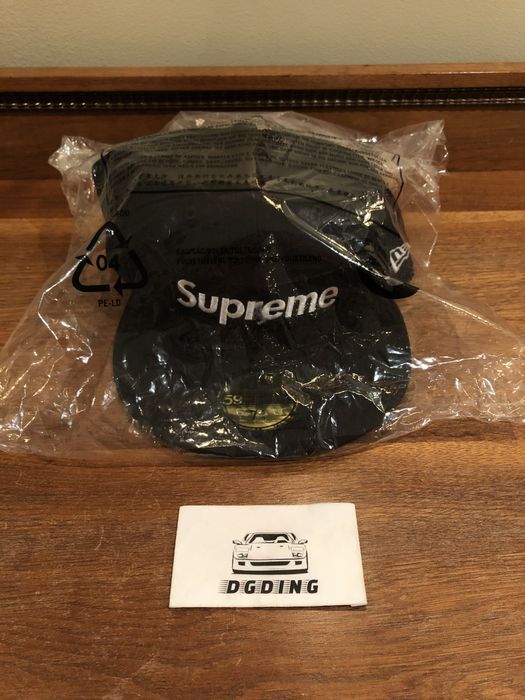 Supreme x New Era Champions Box Logo Hat