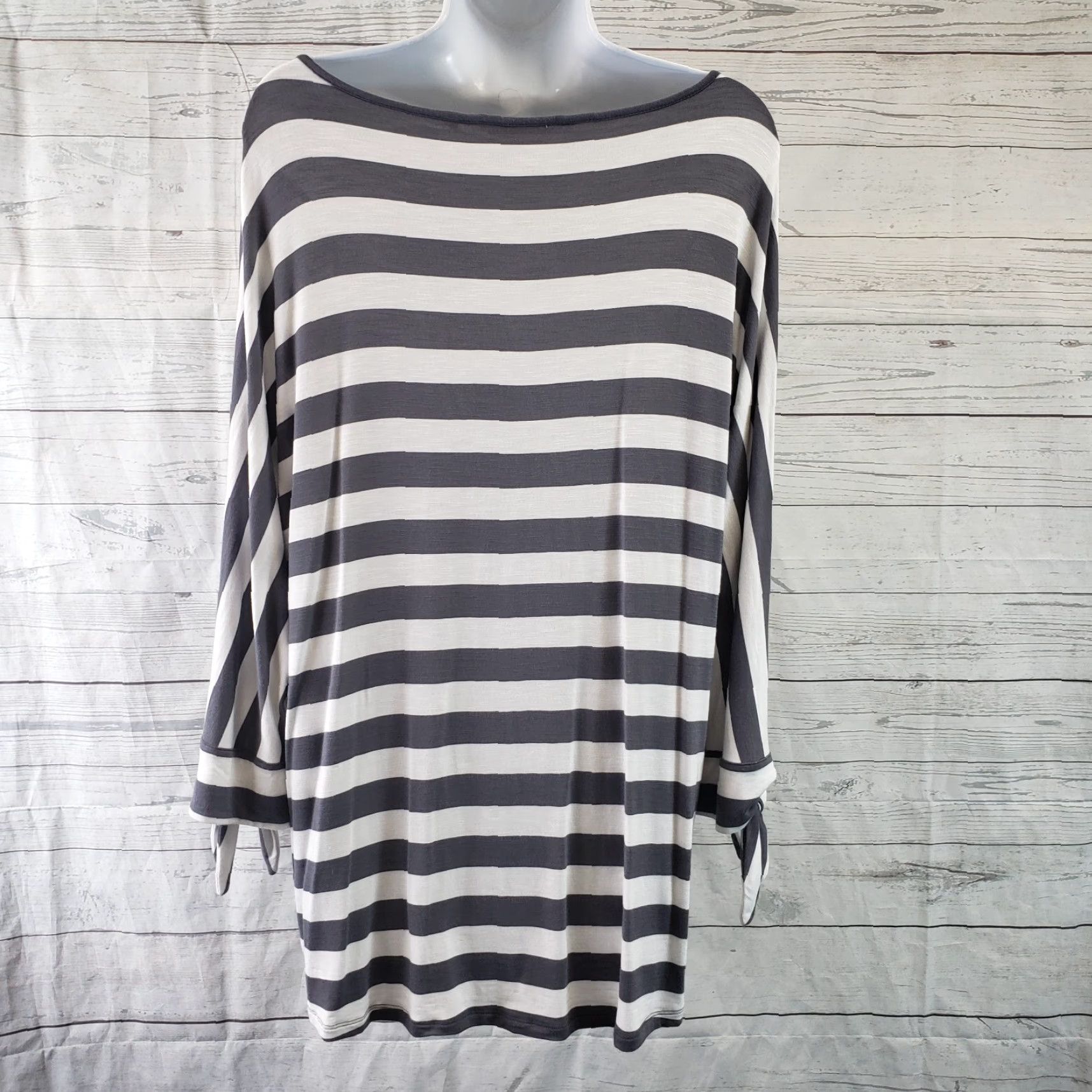 Soft Surroundings Soft Surroundings Blouse Womens Adrift Top 3/4 Sleeve Large Gray White Stripe Shirt Women L White Stripe Adrift Top Size L / US 10 / IT 46 - 5 Thumbnail